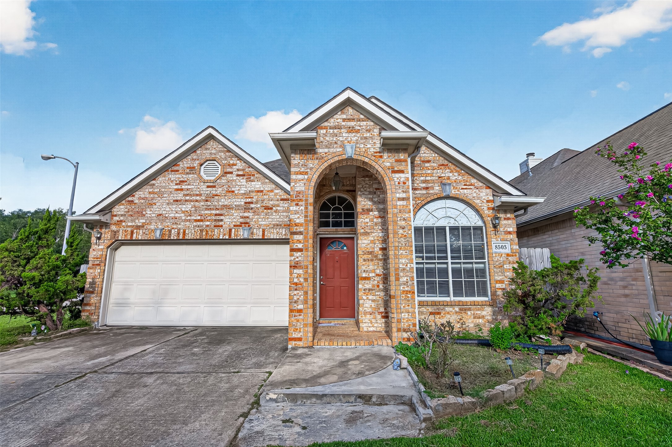 8503 Raybluff Lane Property Photo 4