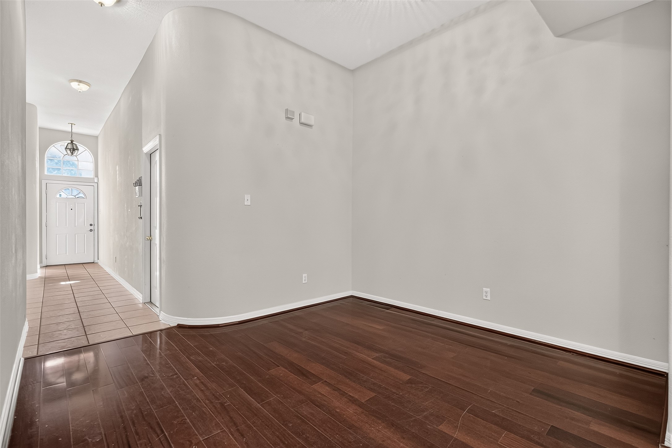 8503 Raybluff Lane Property Photo 10