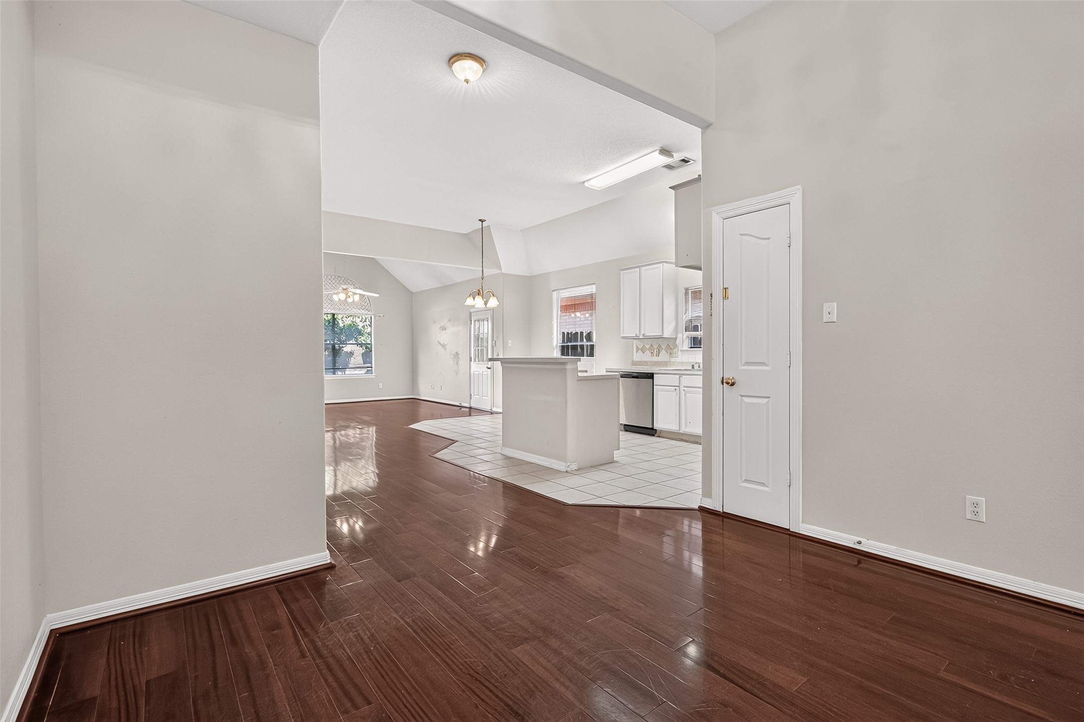 8503 Raybluff Lane Property Photo 11