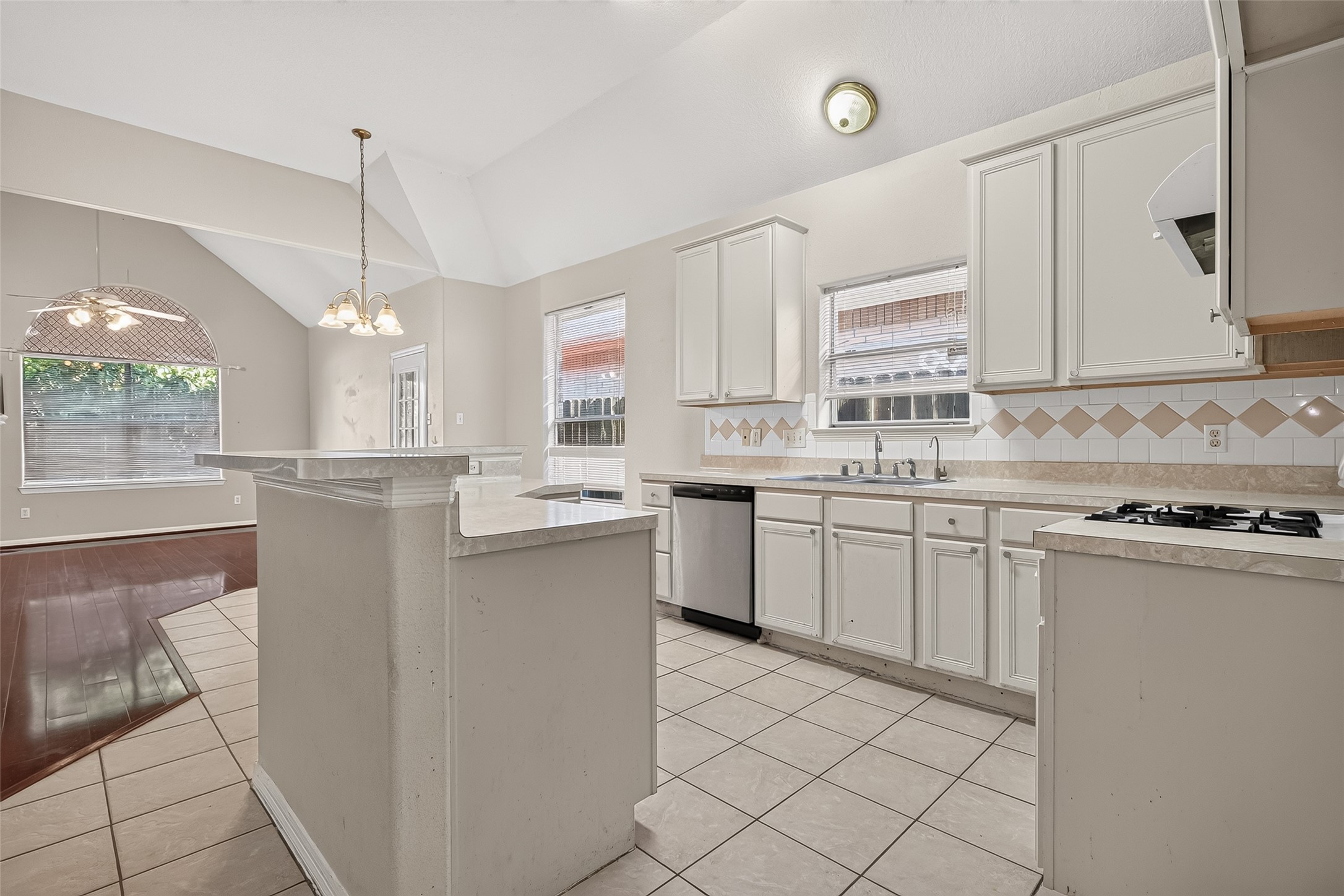 8503 Raybluff Lane Property Photo 15