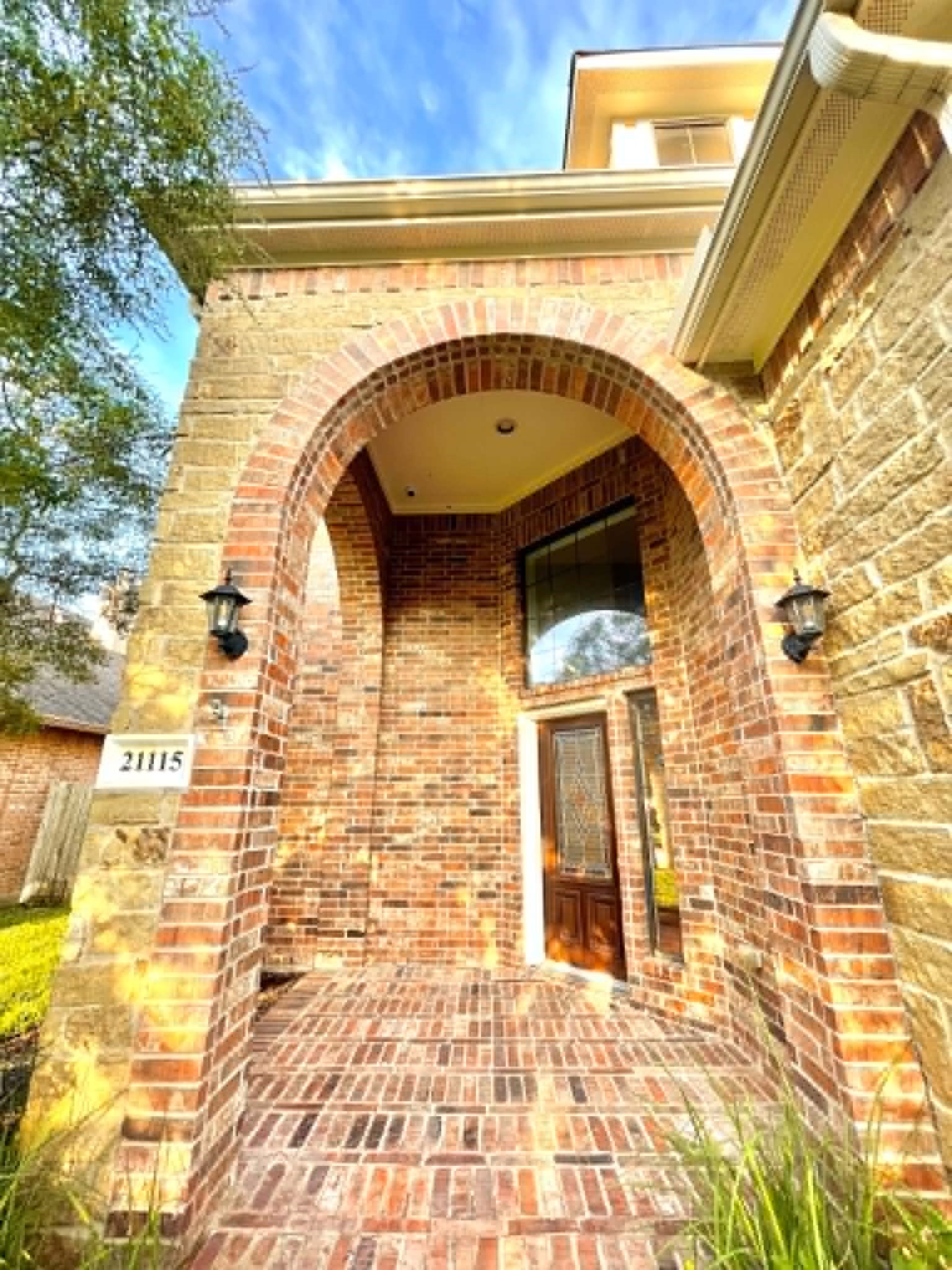 21115 Knight Quest Drive Property Photo 4