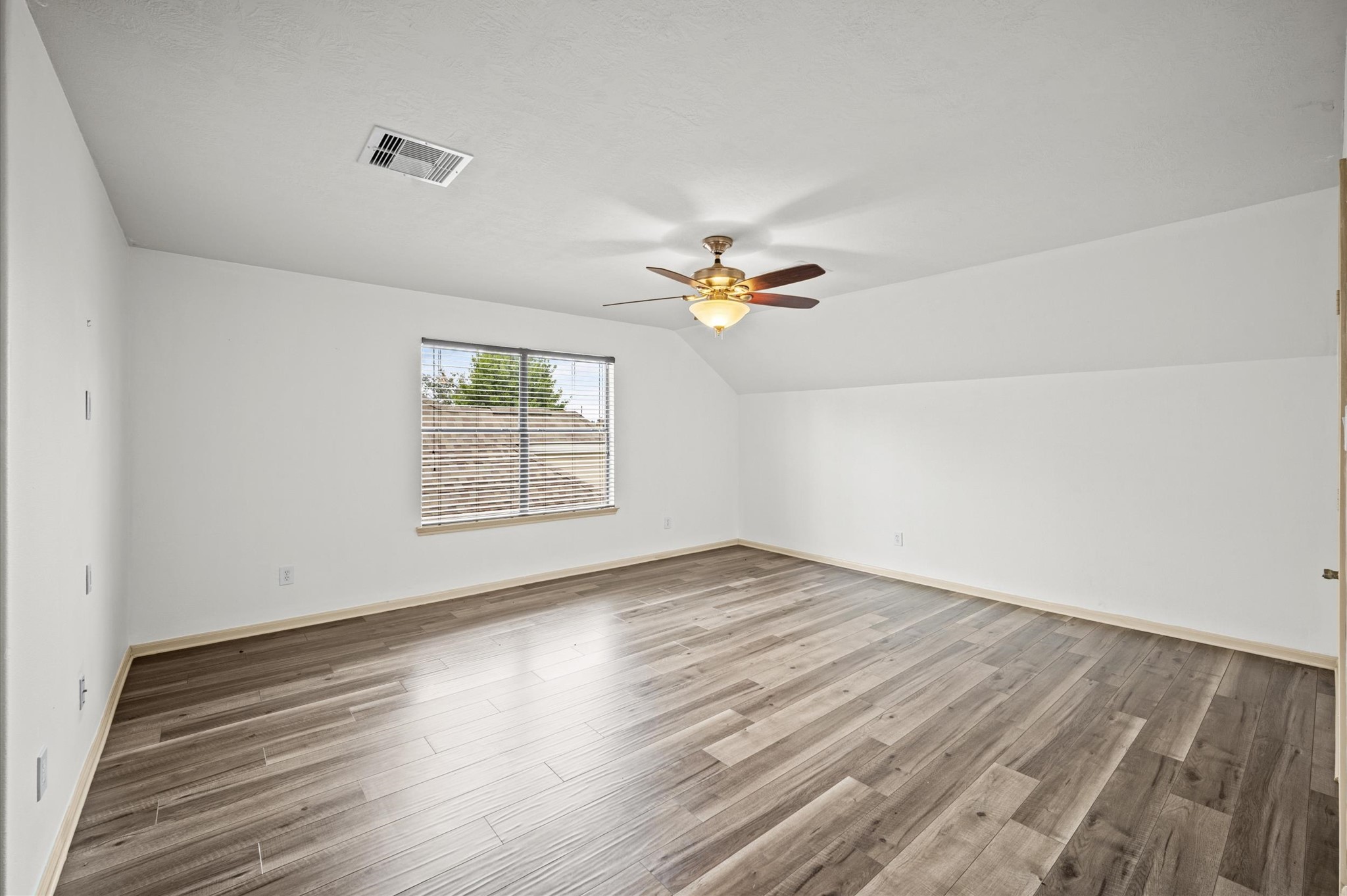 21115 Knight Quest Drive Property Photo 32