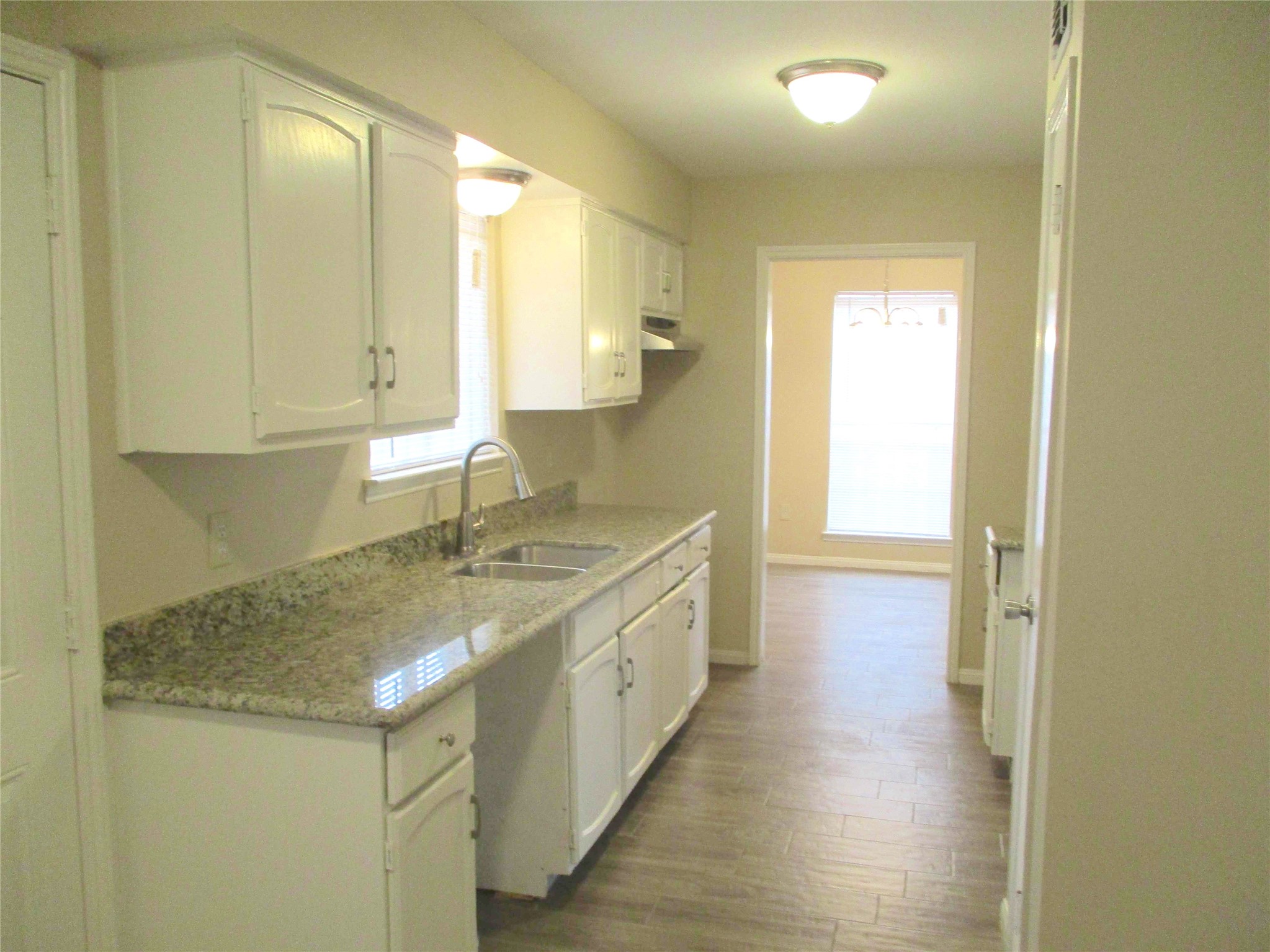 5506 Deep Forest Drive Property Photo 7