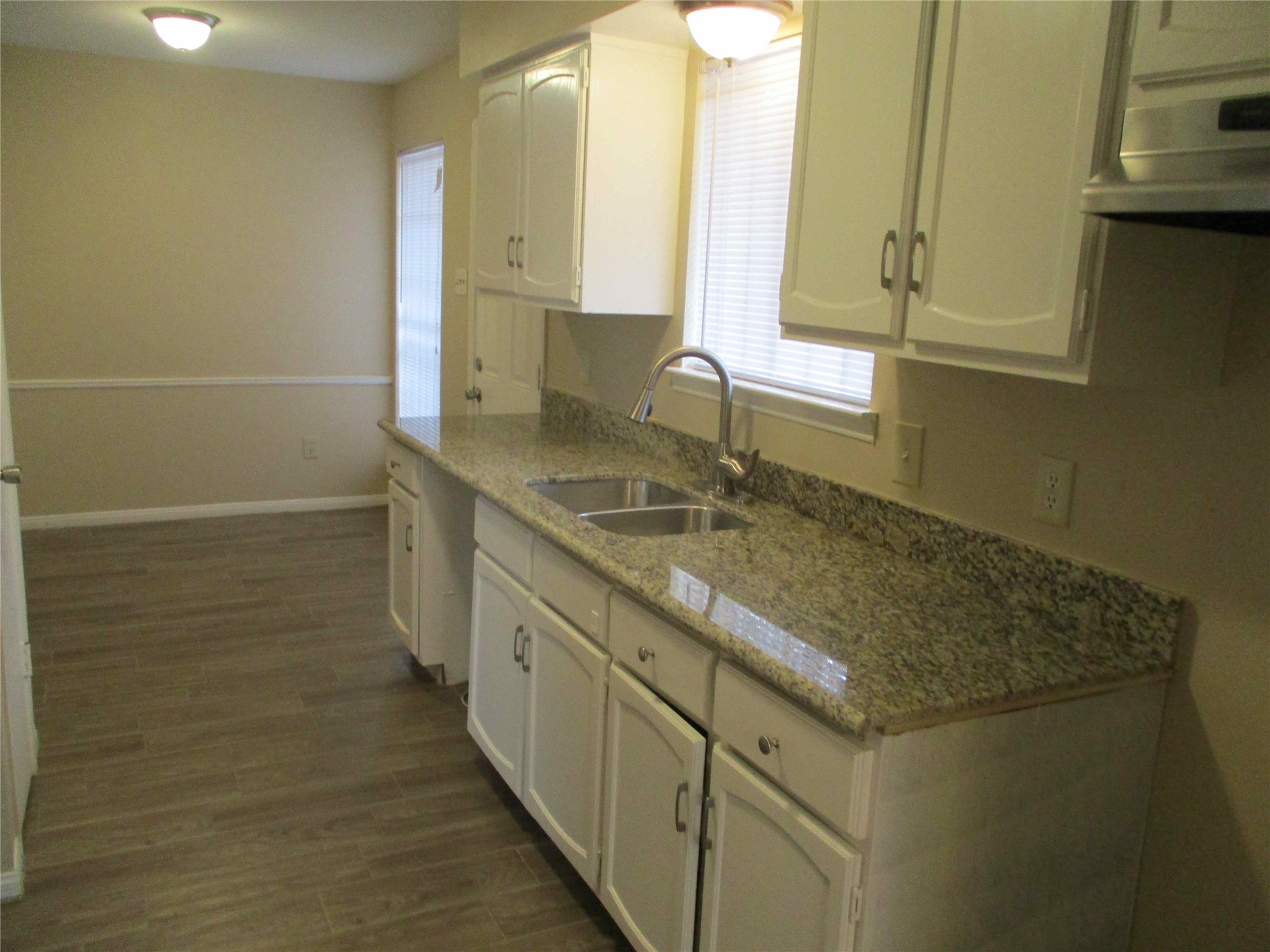 5506 Deep Forest Drive Property Photo 8