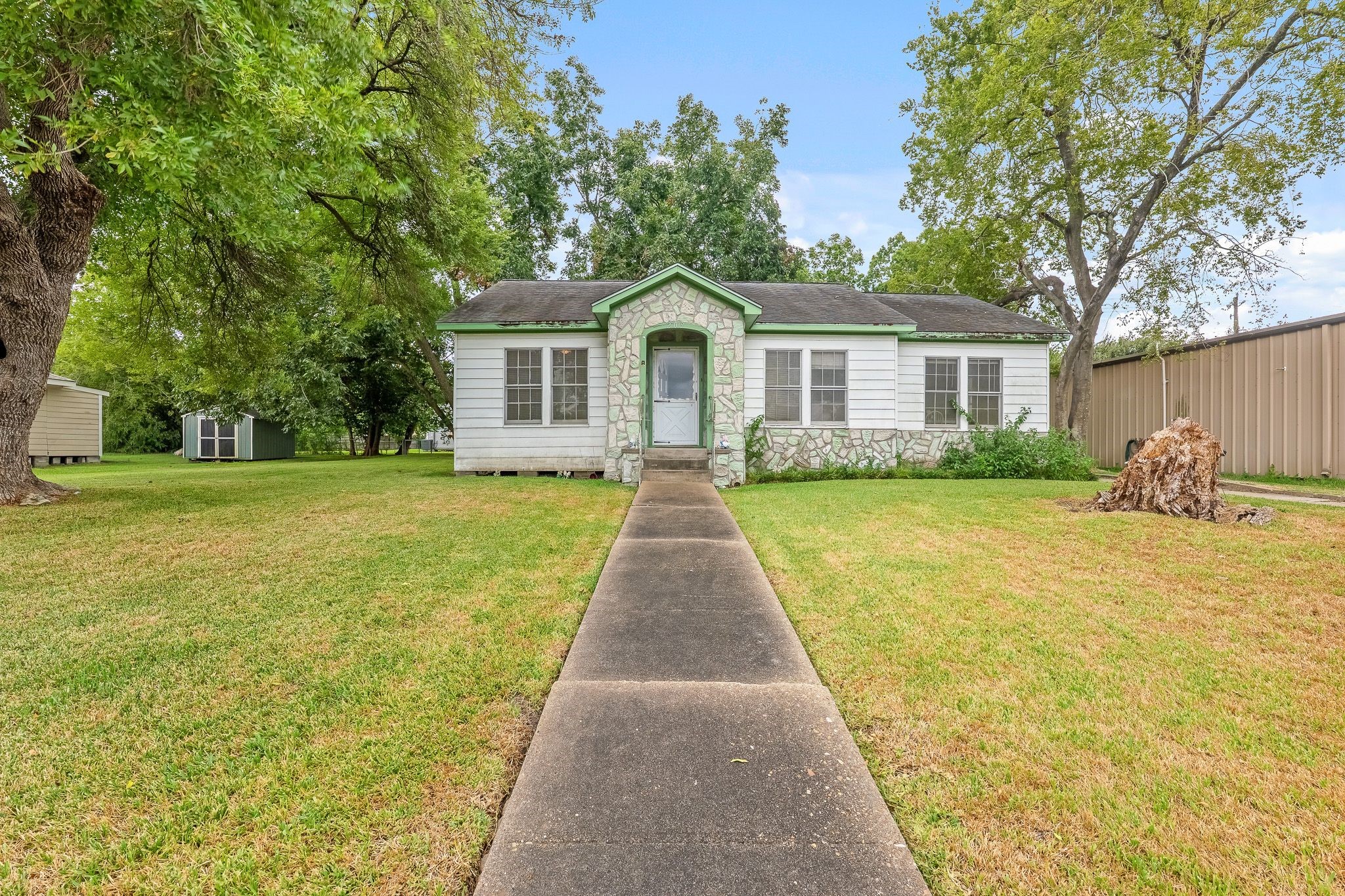 209 Schilling Street Property Photo 9