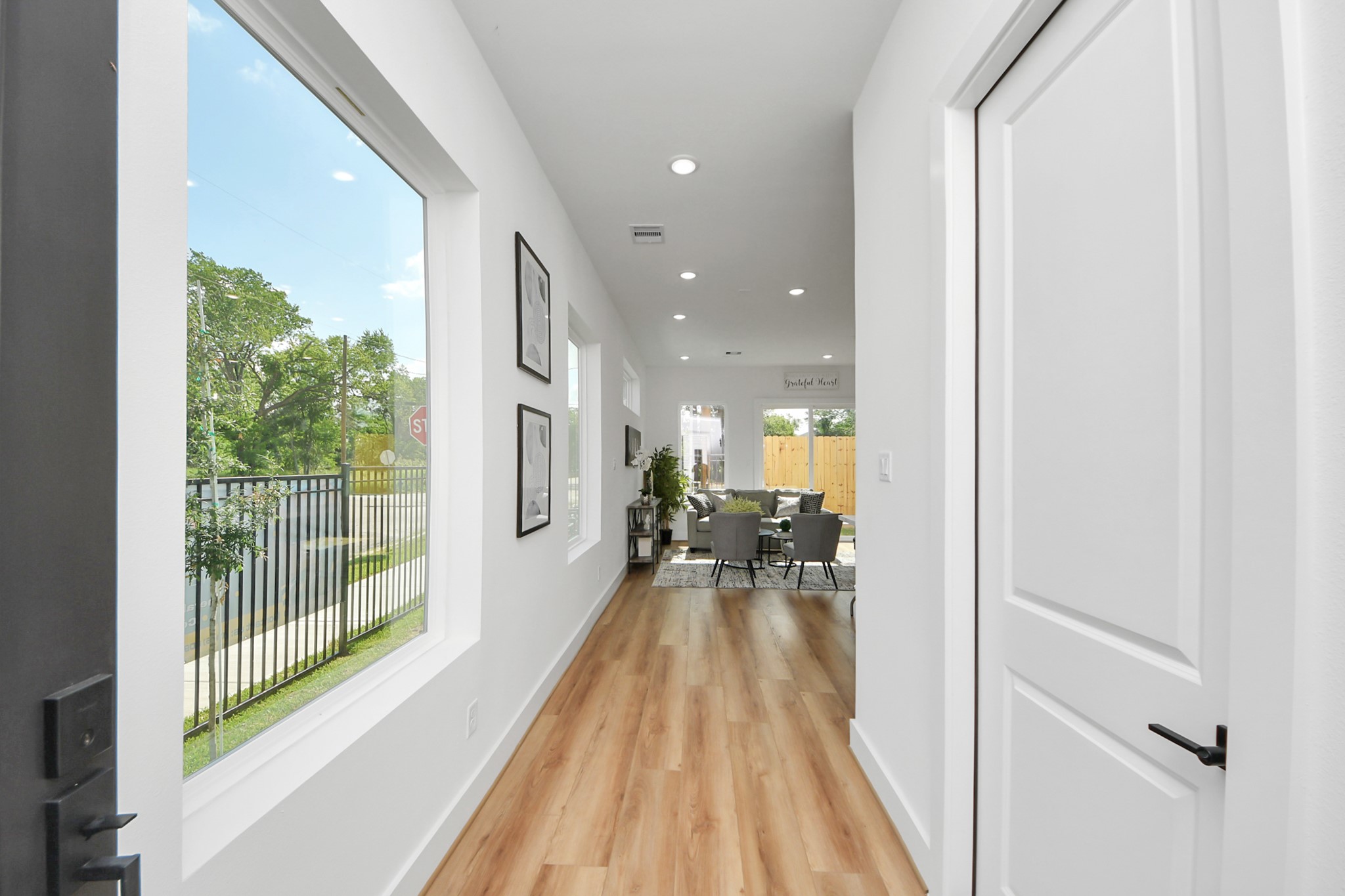 2434 Harrington Street Property Photo 3