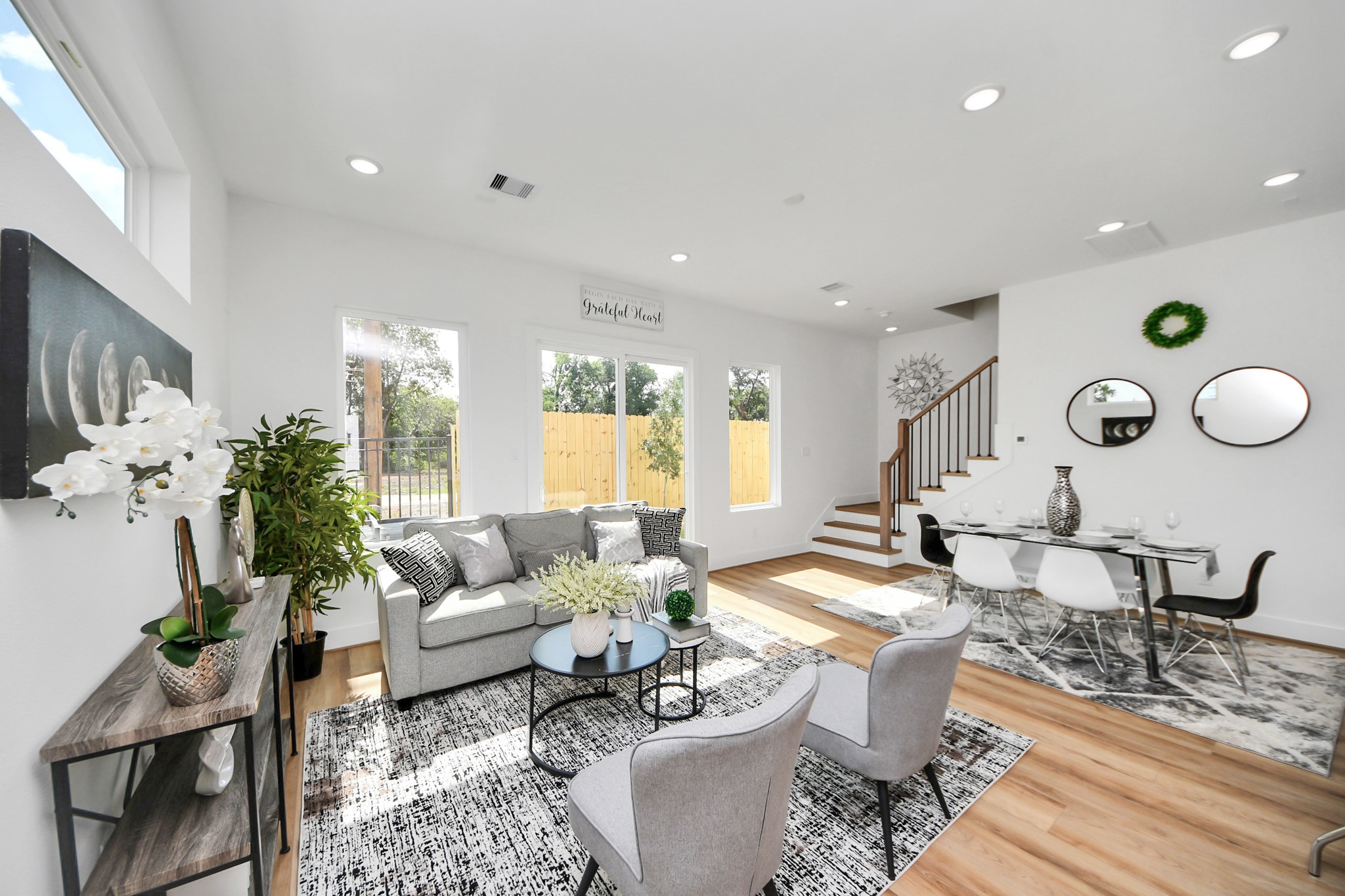 2434 Harrington Street Property Photo 12