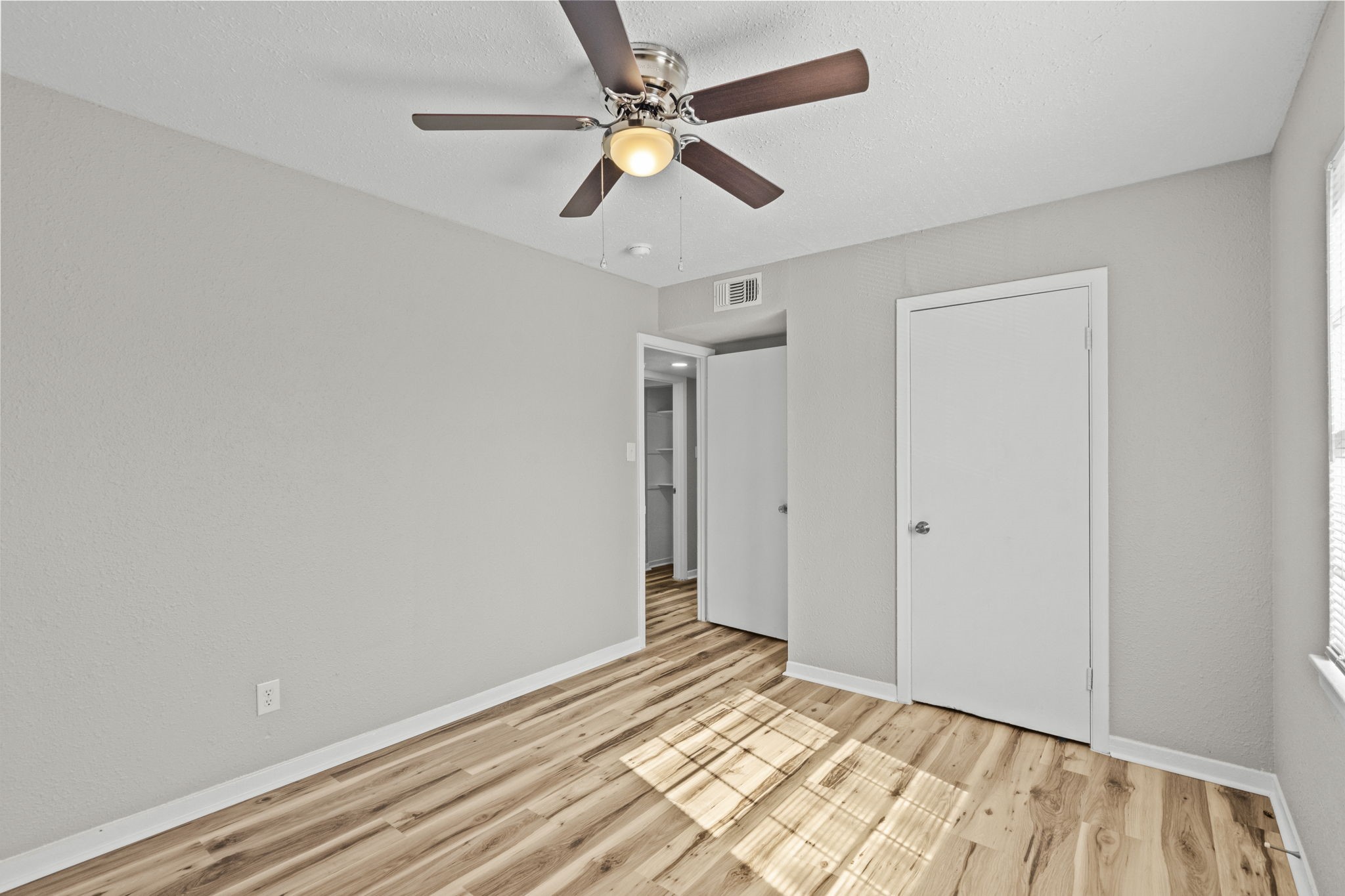 1927 Avenue M 1/2 10 Property Photo 3