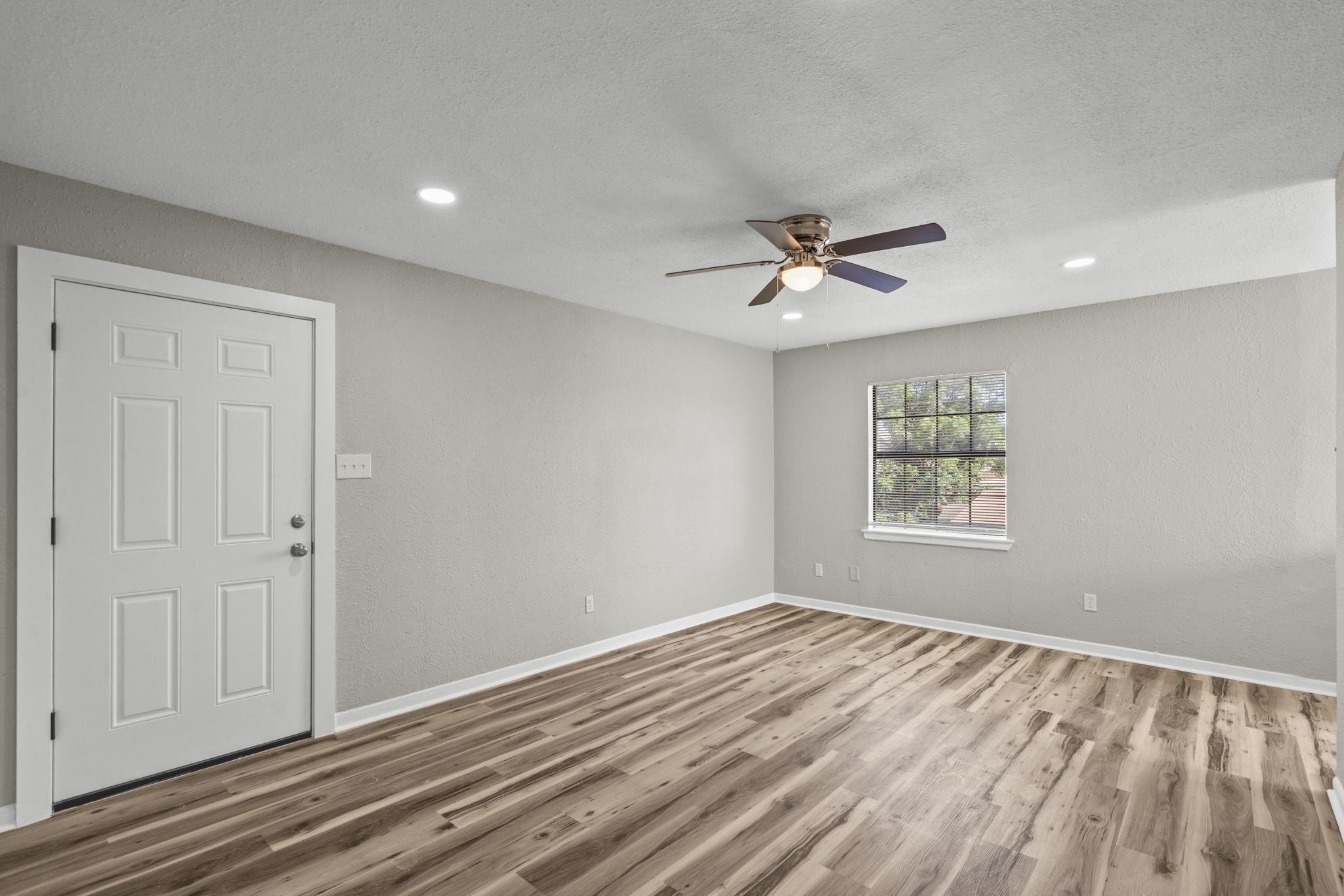 1927 Avenue M 1/2 10 Property Photo 7