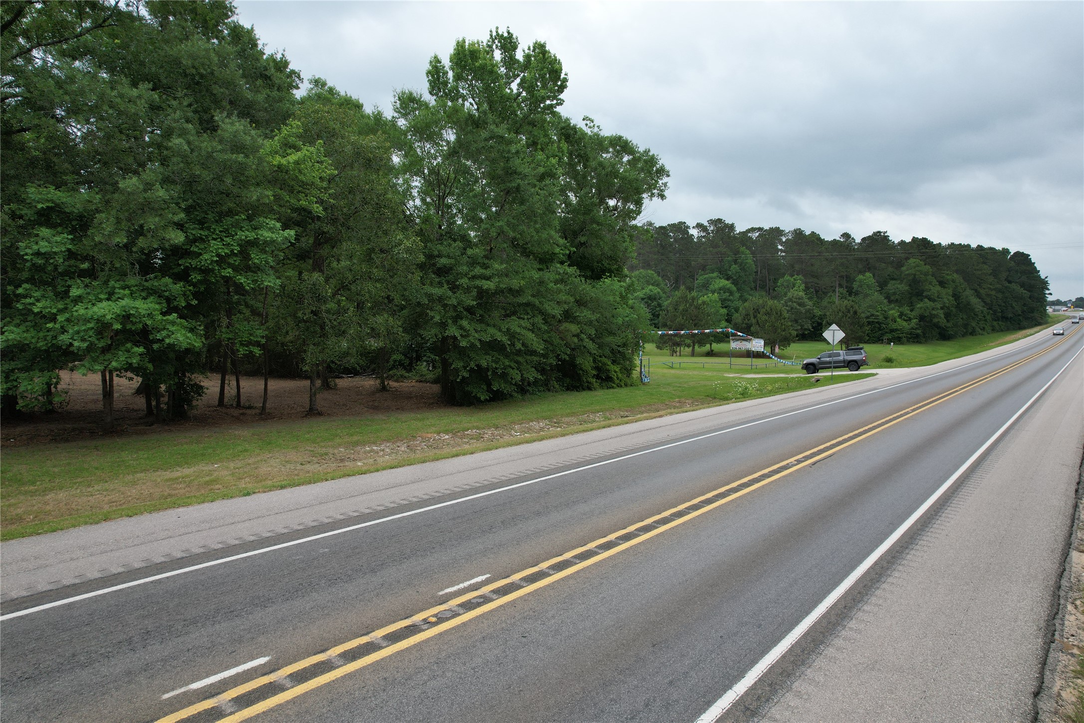 6-e Us Highway 190 W Property Photo 4