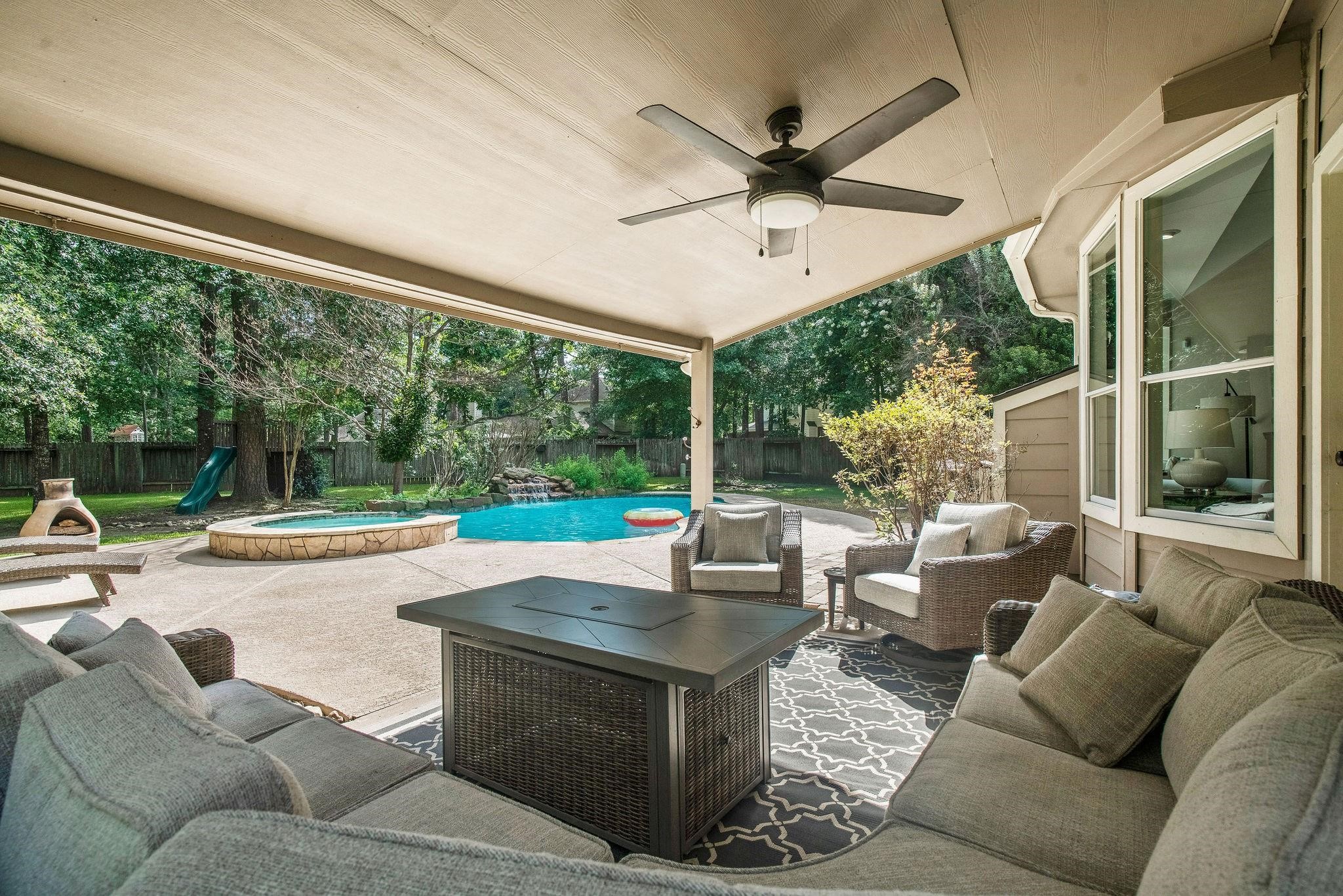 2 Hobbit Glen Drive Property Photo 2