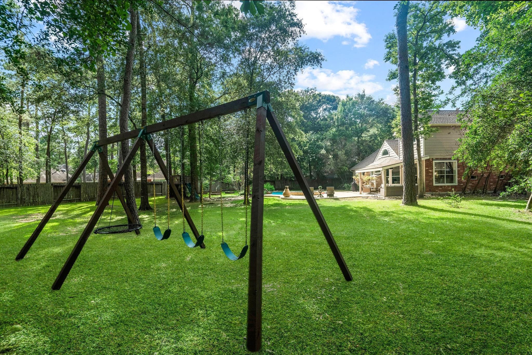 2 Hobbit Glen Drive Property Photo 4