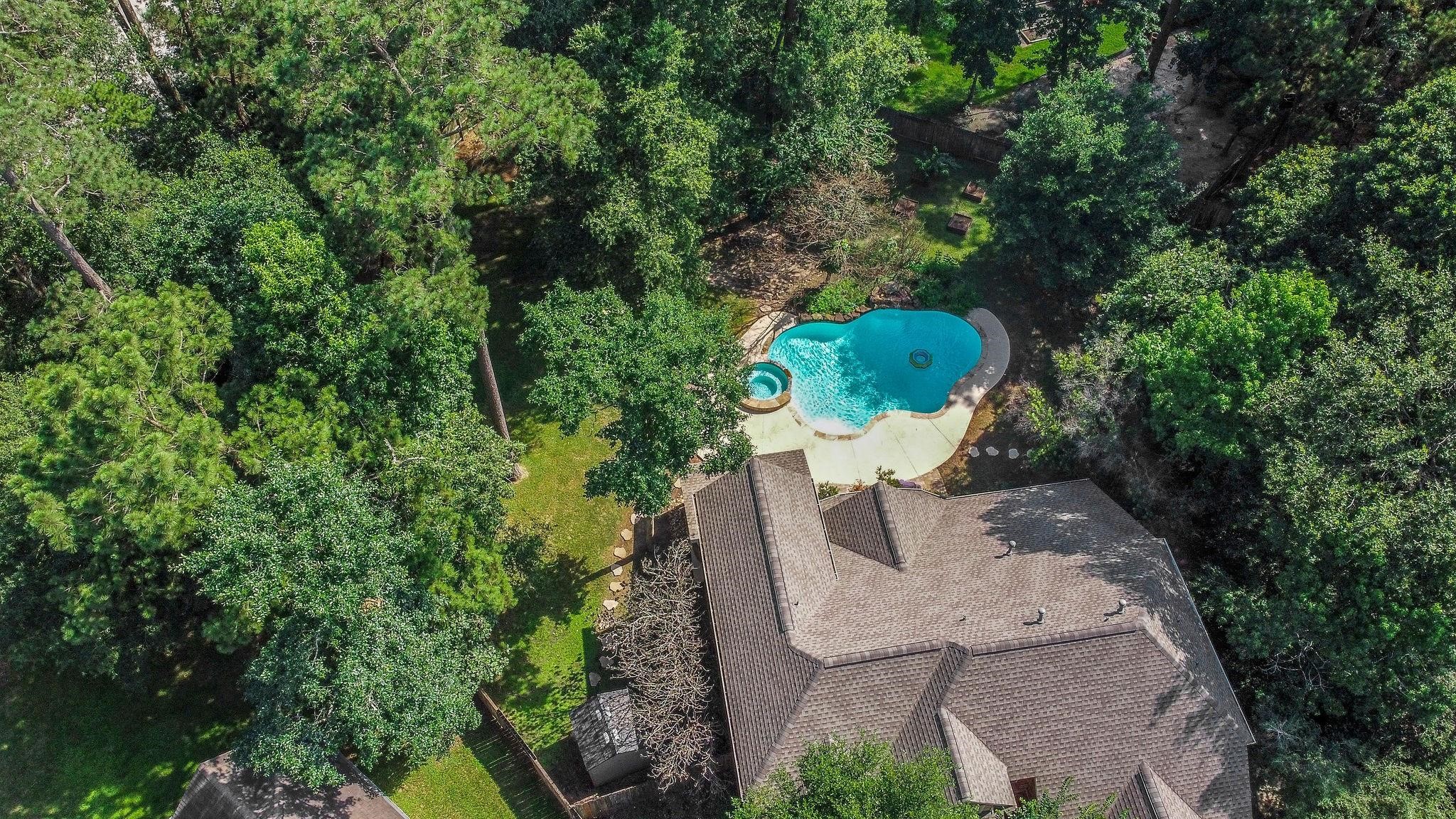 2 Hobbit Glen Drive Property Photo 5