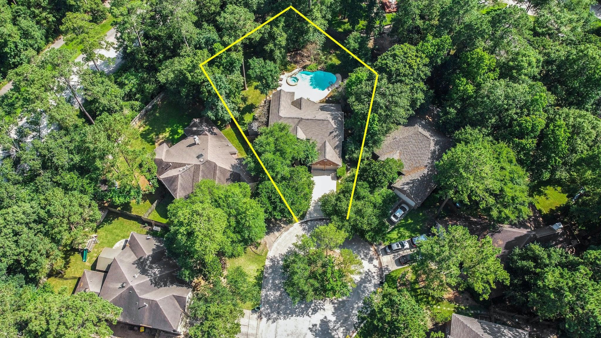 2 Hobbit Glen Drive Property Photo 6