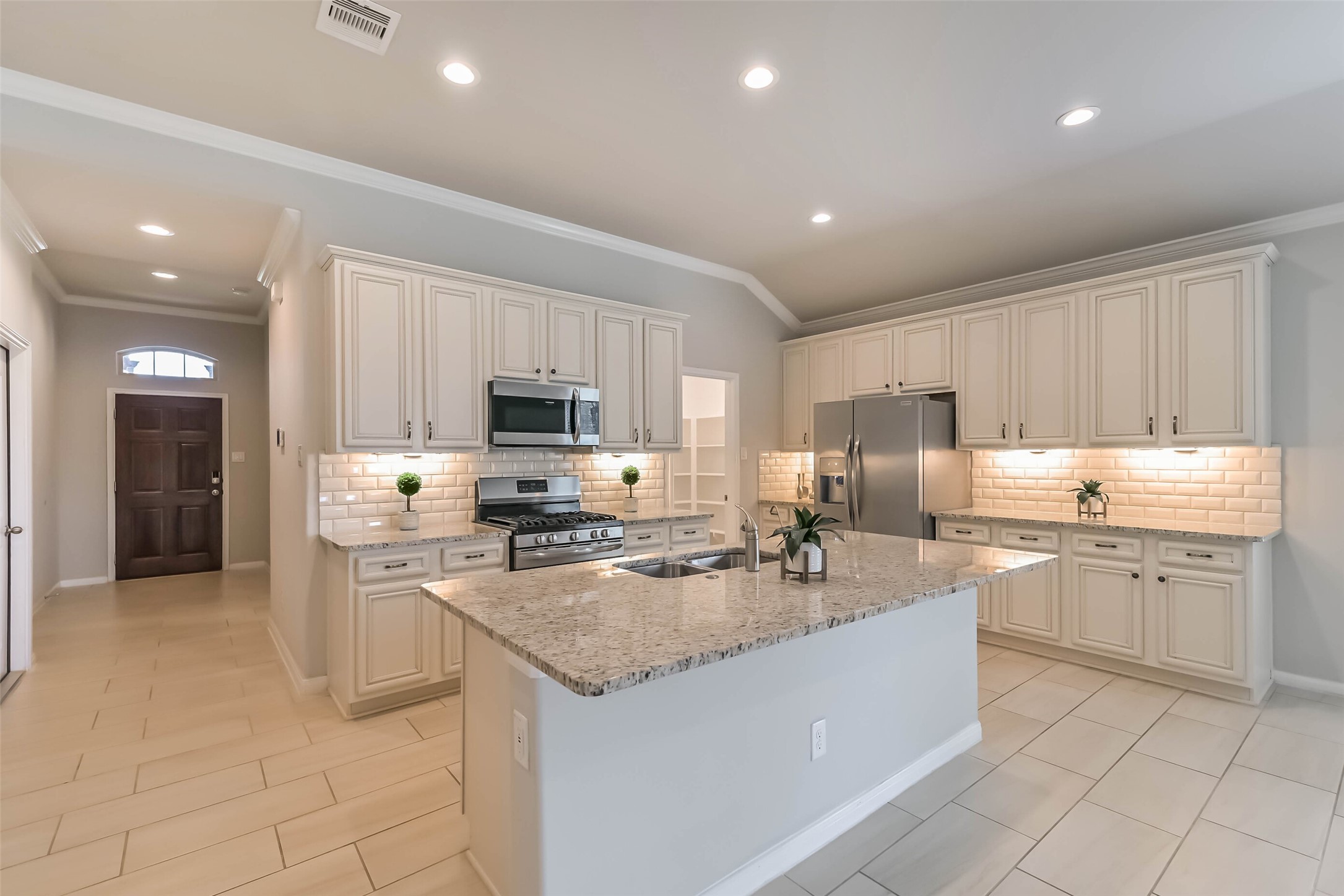 8810 Vasco Da Gama Trace Property Photo 8