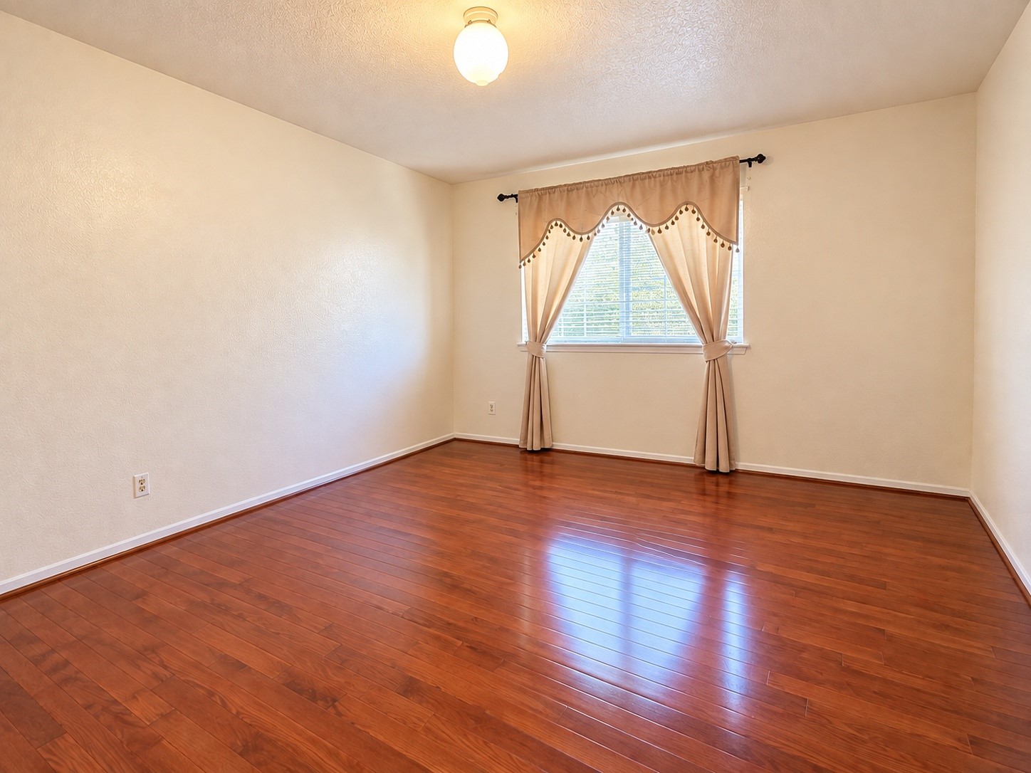 8357 Nairn Street Property Photo 5