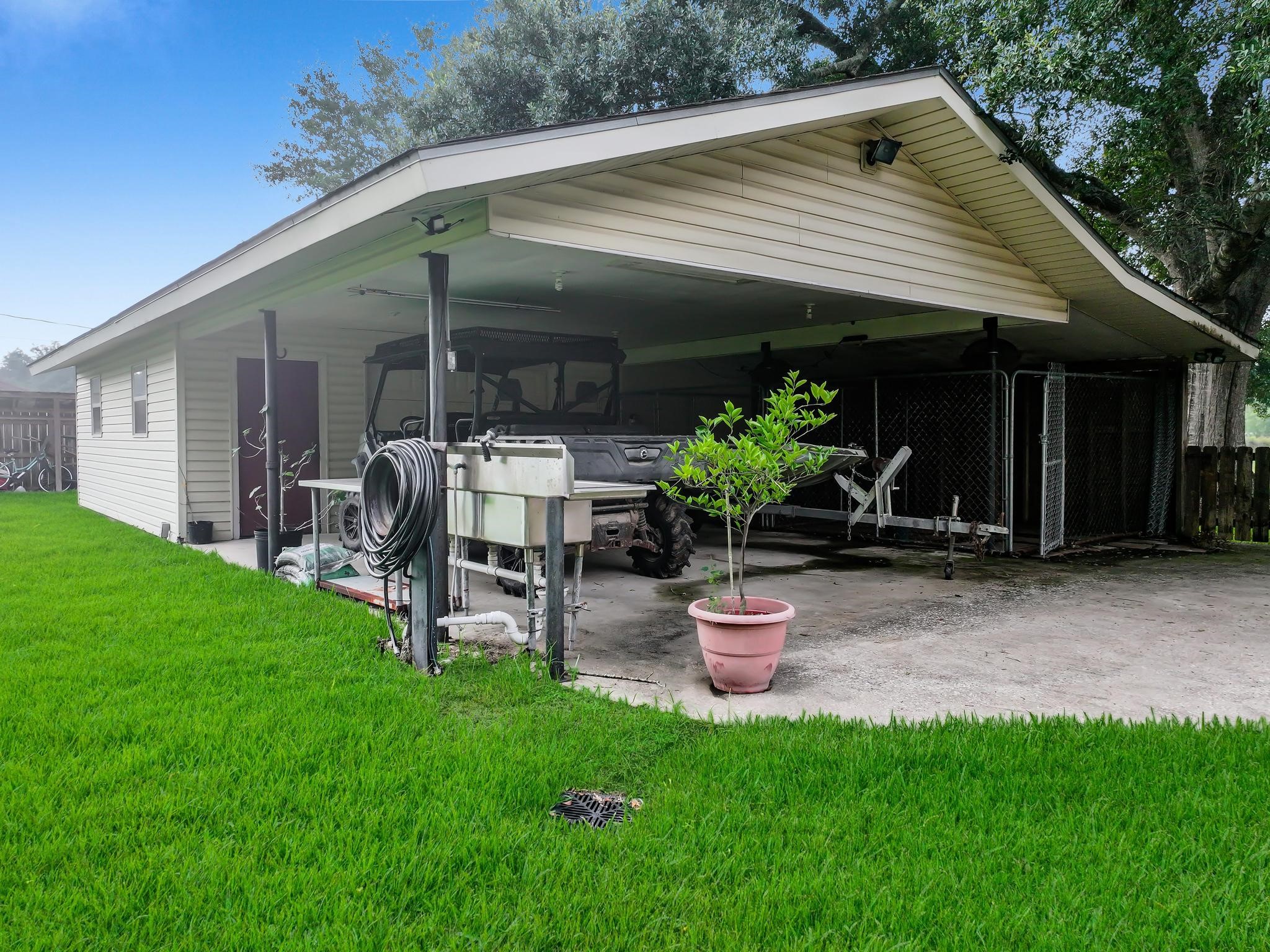 10922 Glen Oaks Street Property Photo 9
