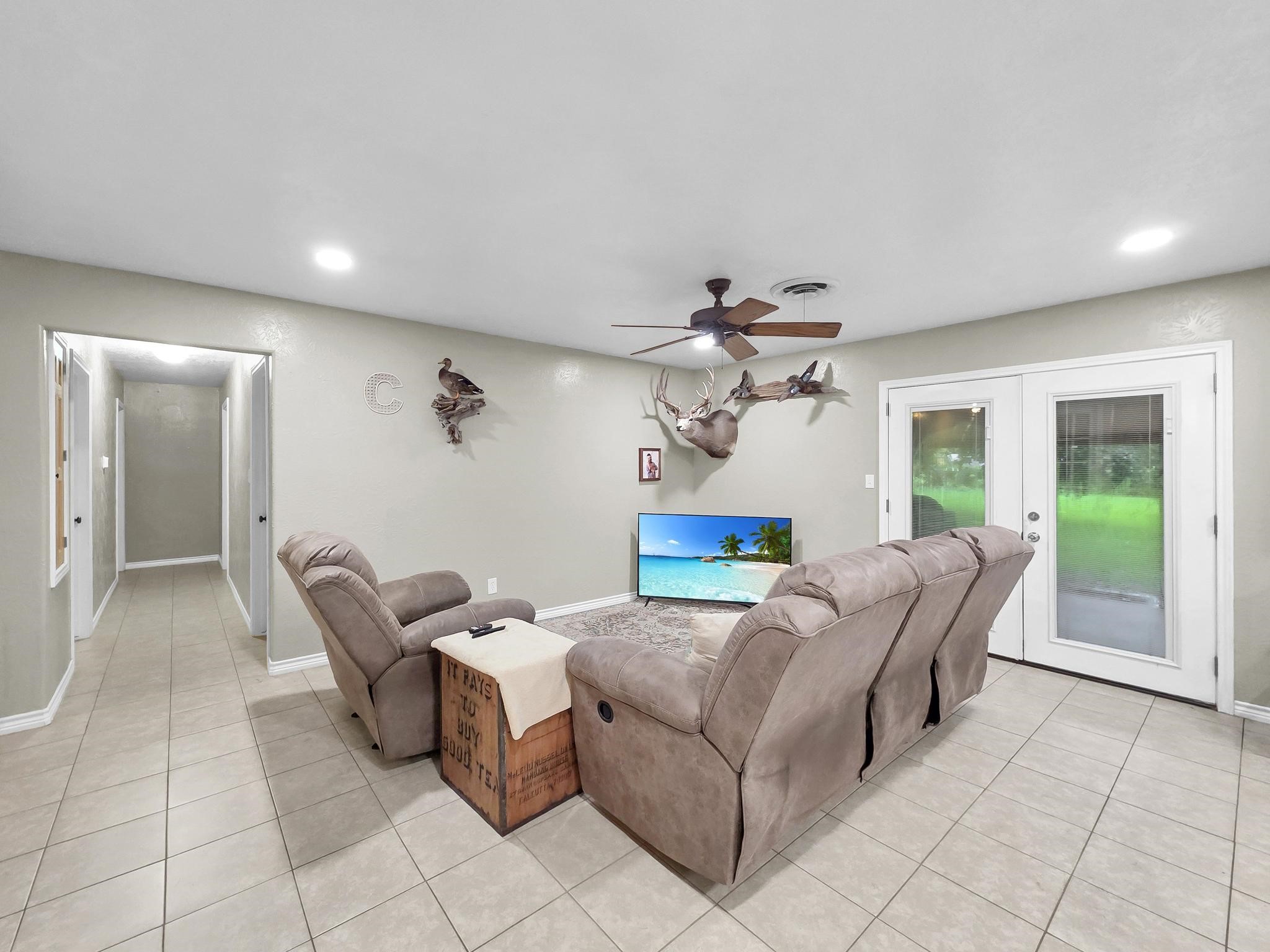 10922 Glen Oaks Street Property Photo 20