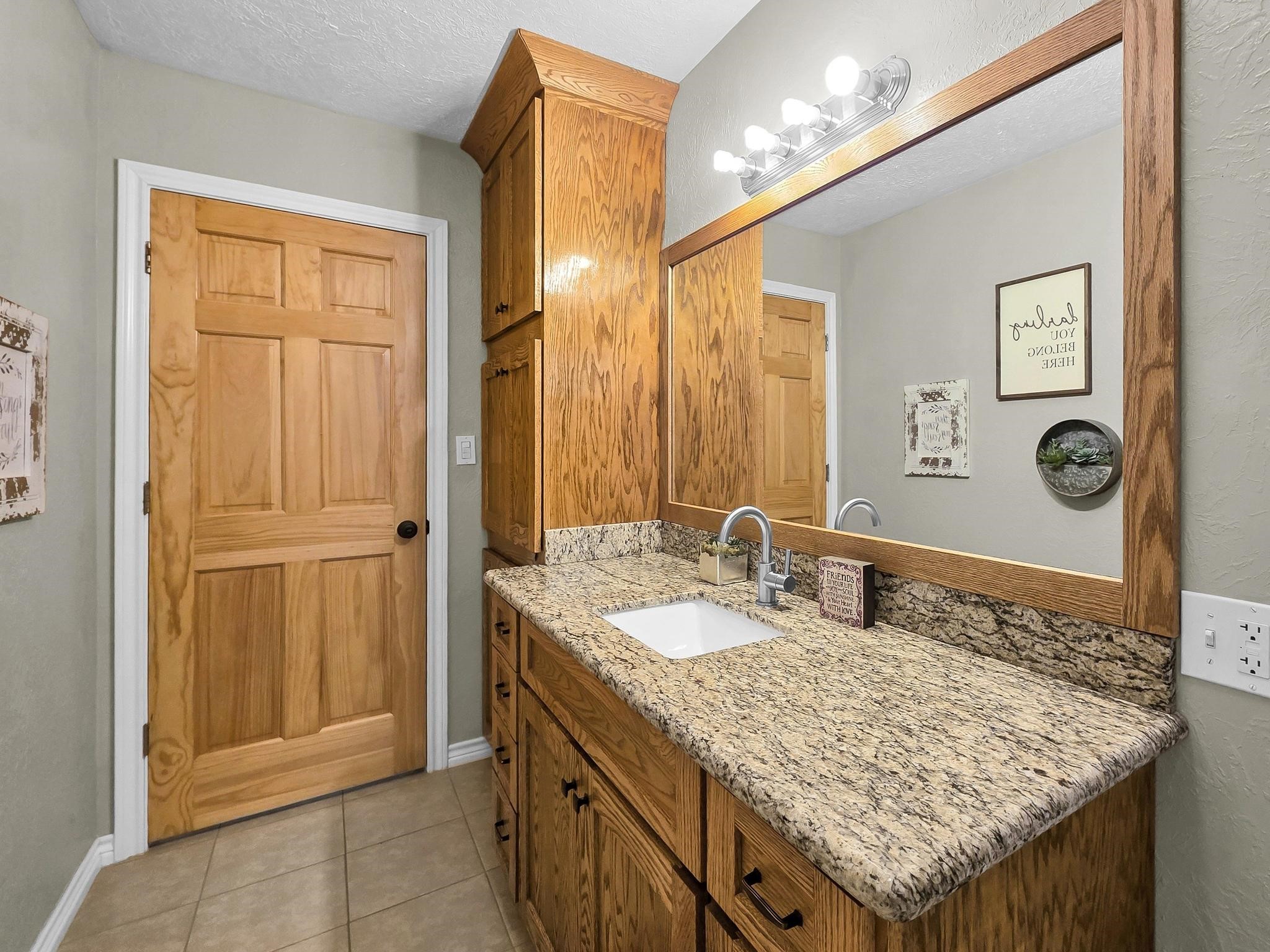 10922 Glen Oaks Street Property Photo 25