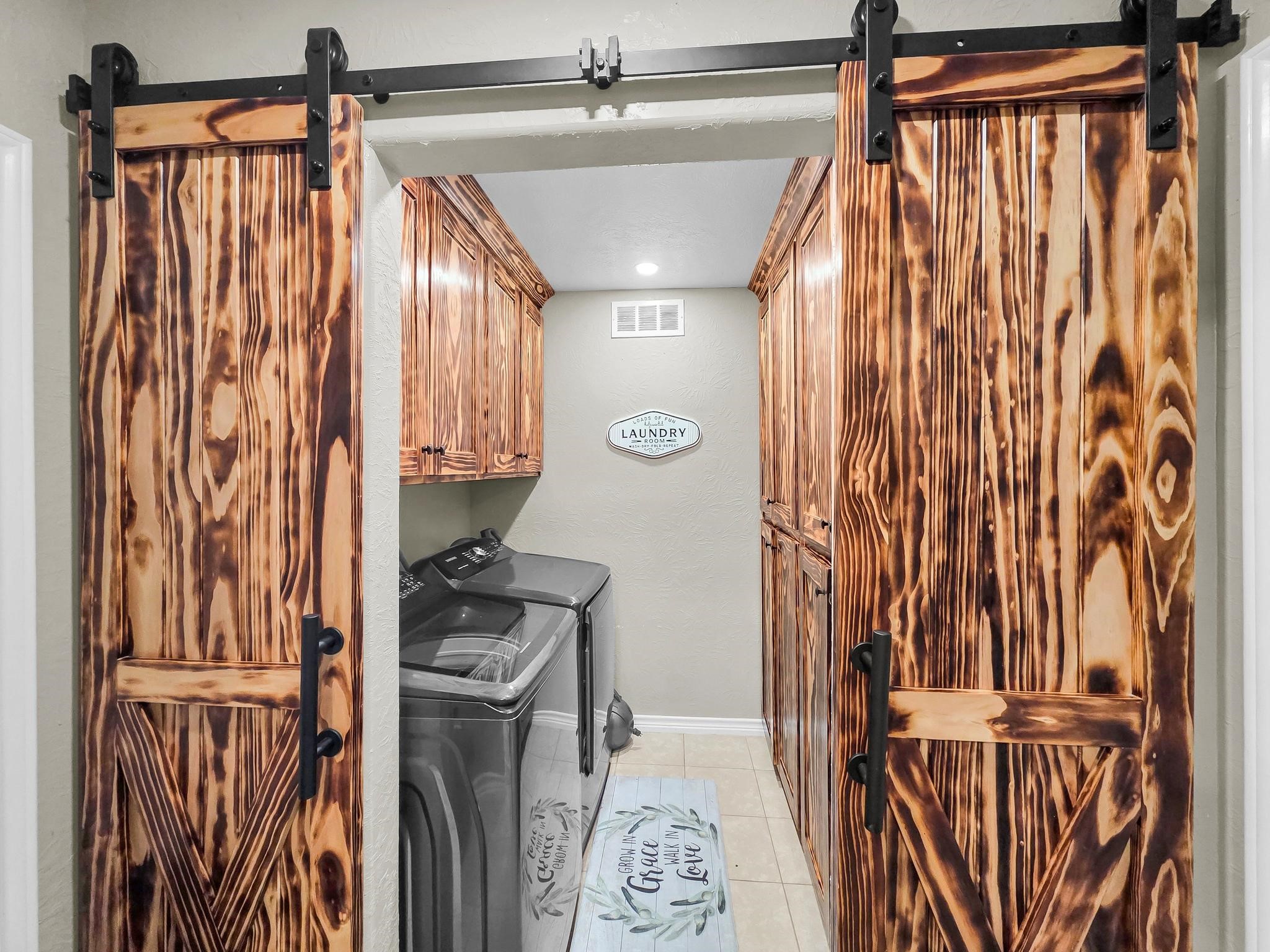 10922 Glen Oaks Street Property Photo 26