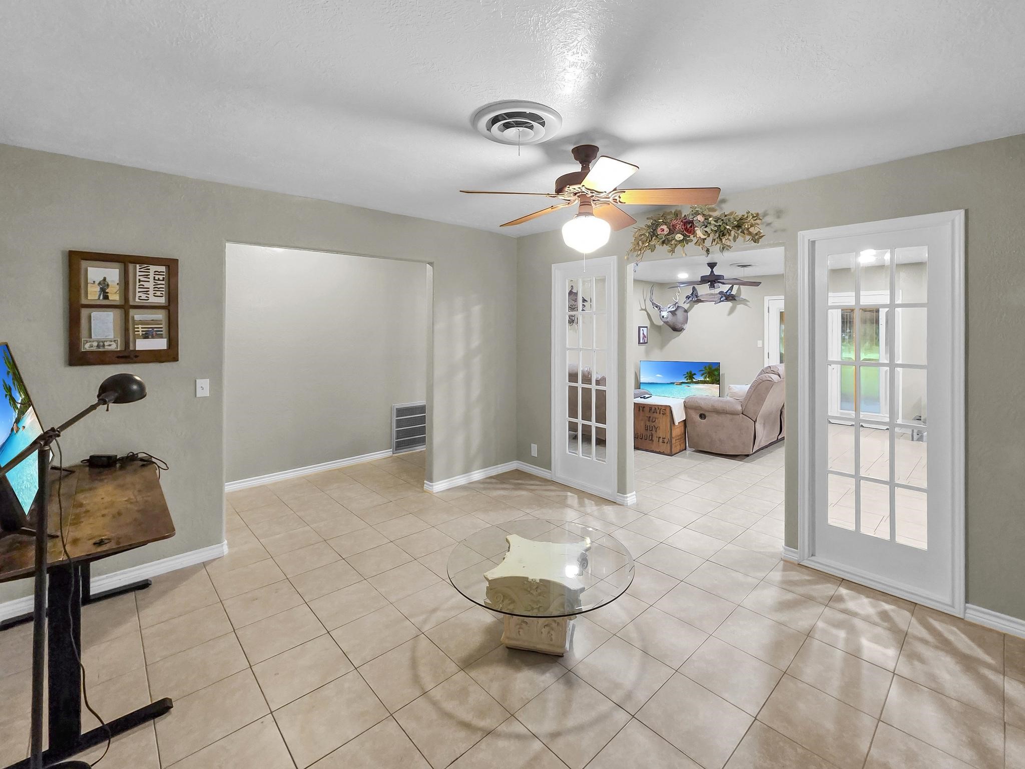 10922 Glen Oaks Street Property Photo 36