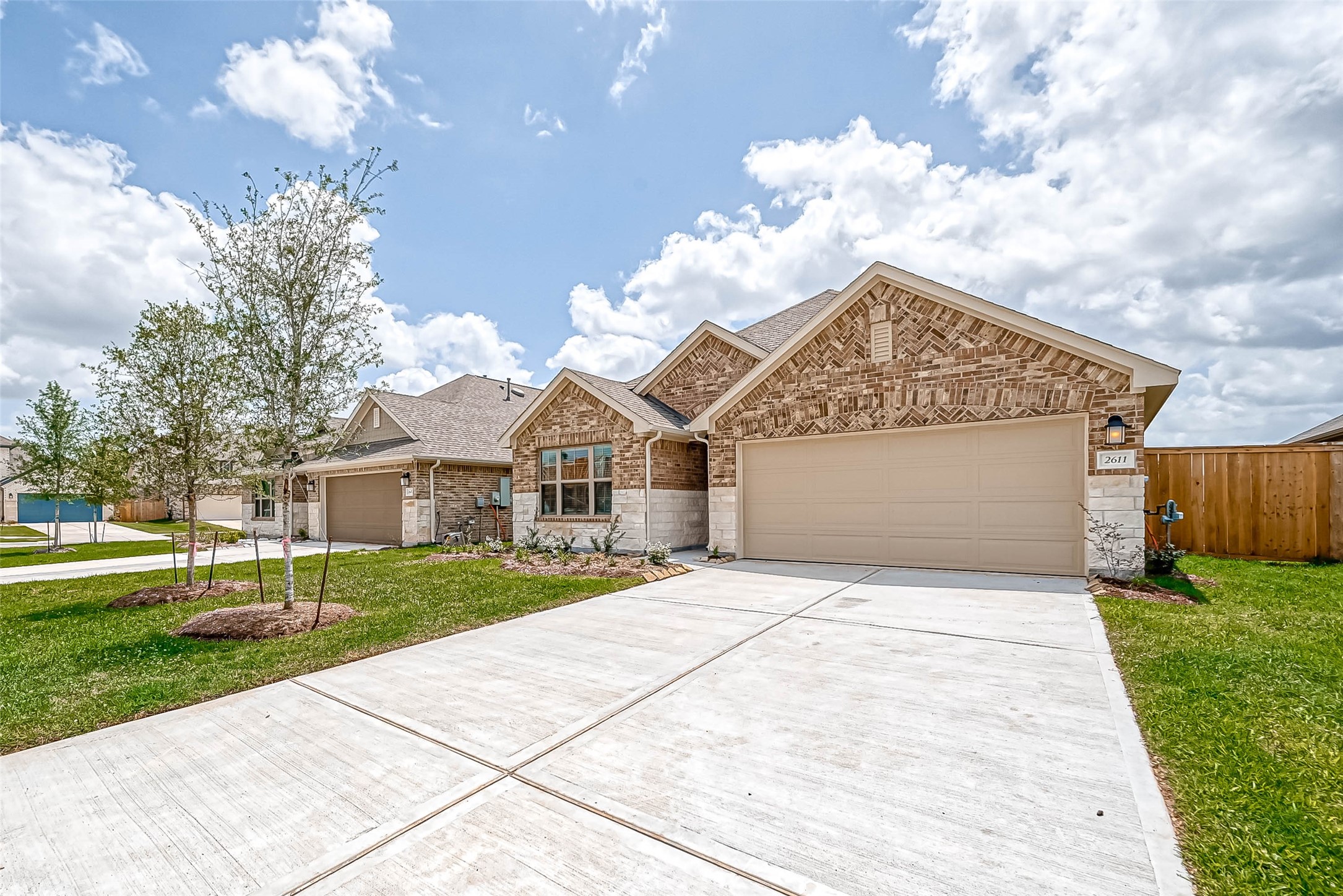 2611 Westward Hill Drive Property Photo 4