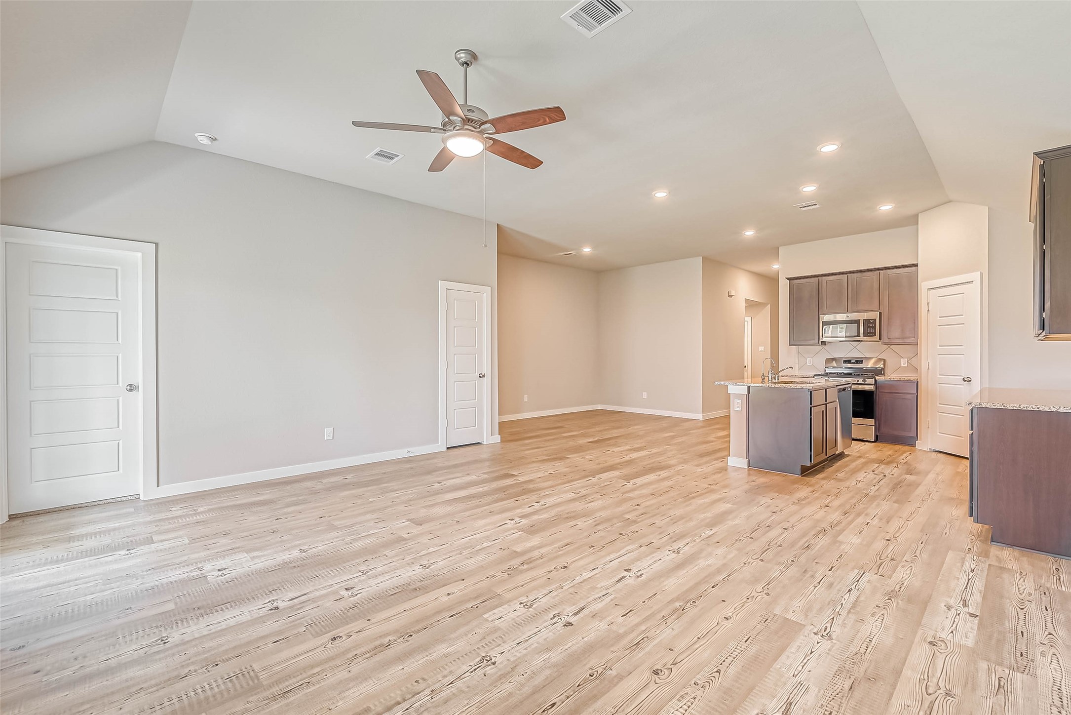 2611 Westward Hill Drive Property Photo 11