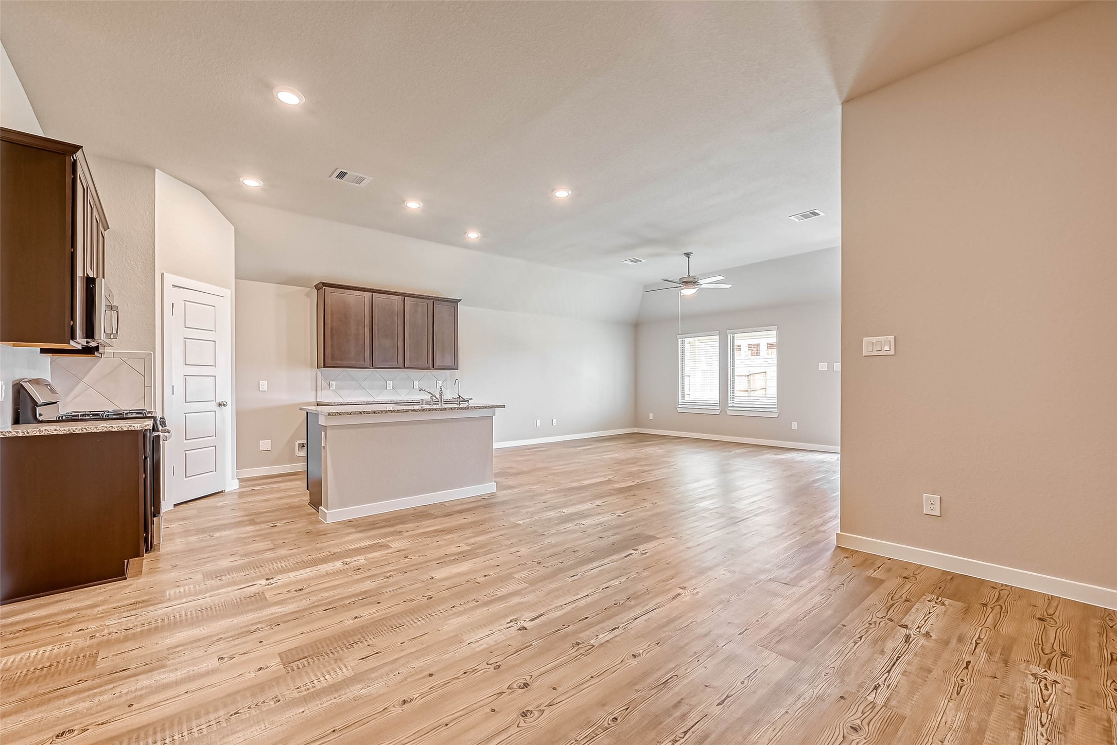 2611 Westward Hill Drive Property Photo 12