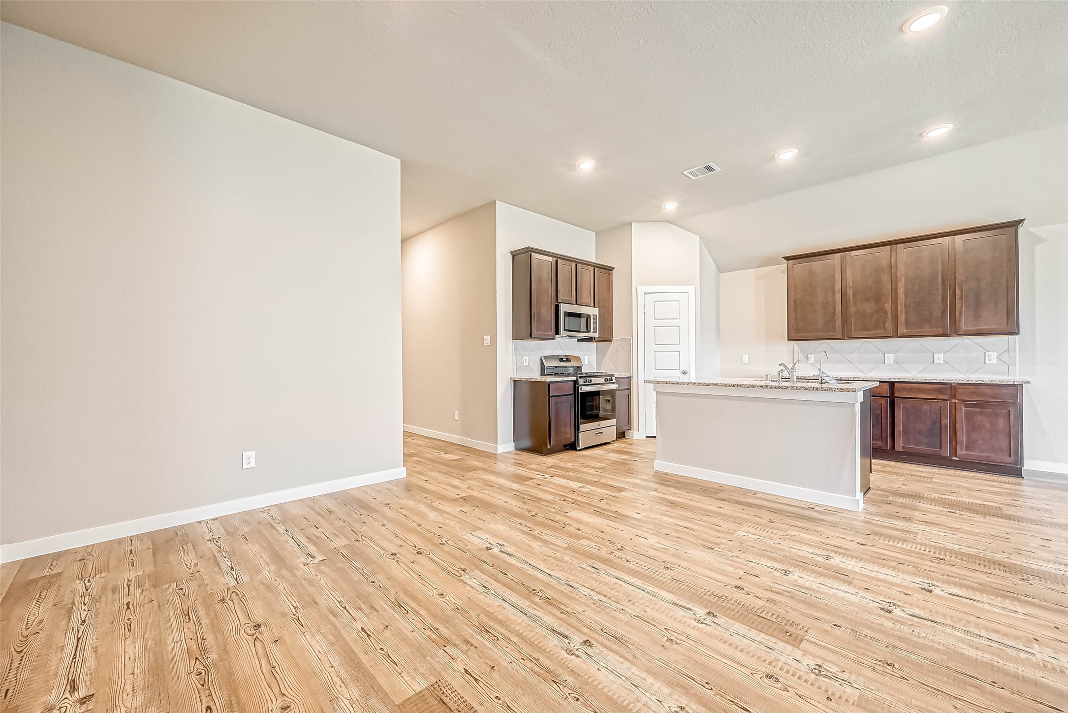2611 Westward Hill Drive Property Photo 13