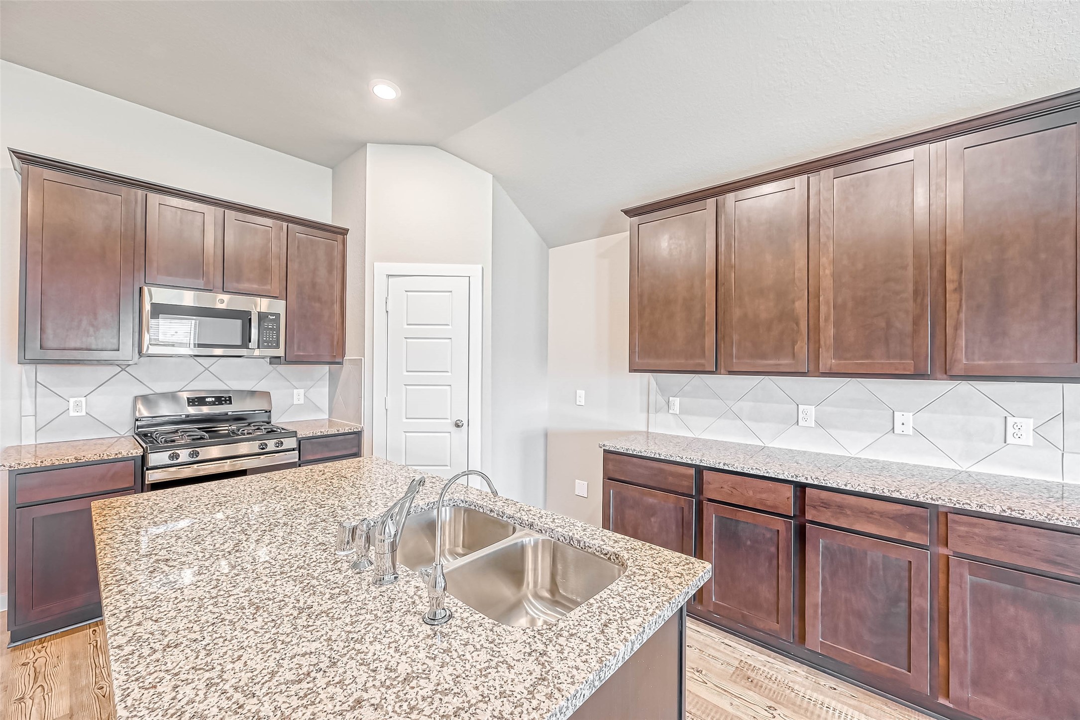 2611 Westward Hill Drive Property Photo 15