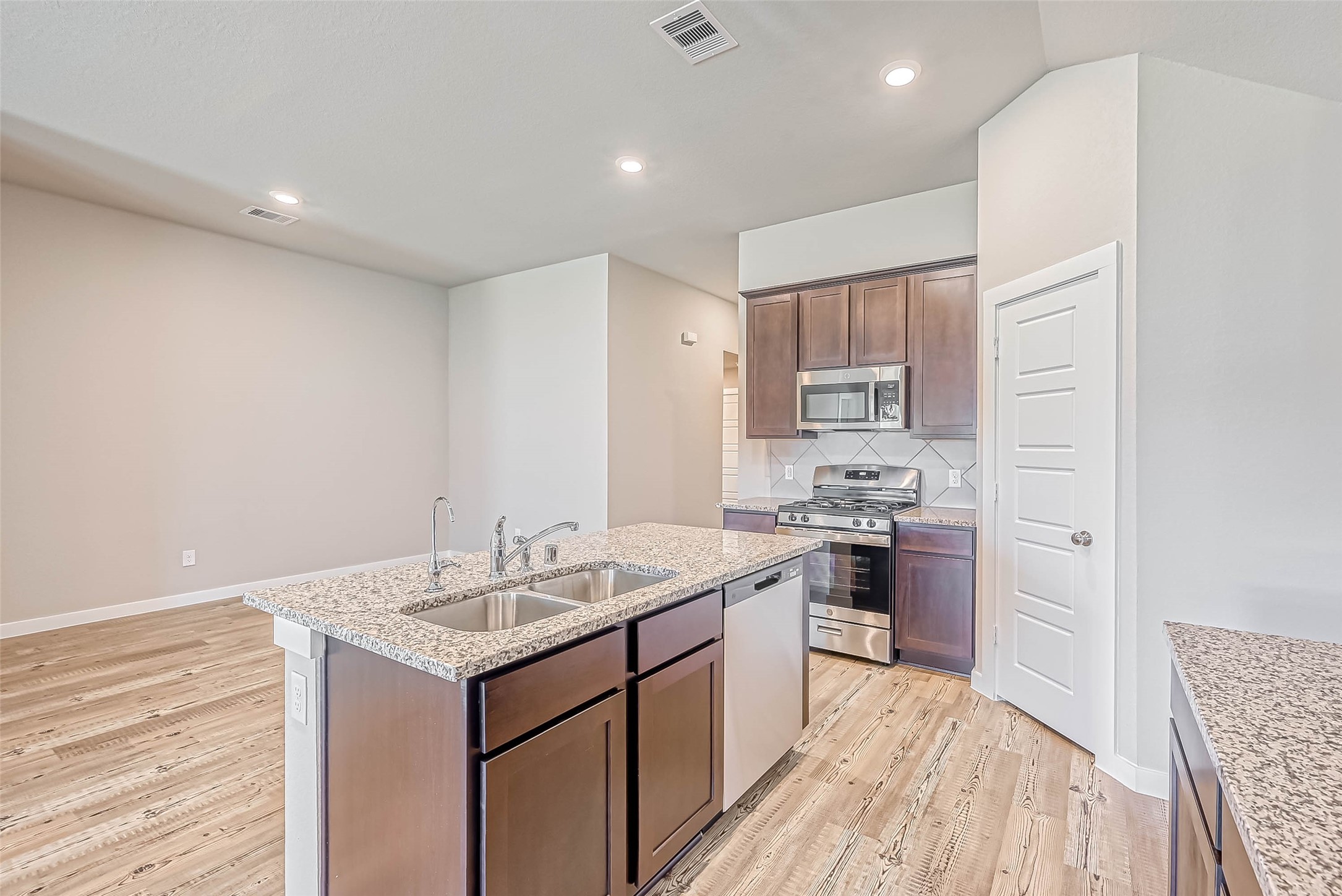 2611 Westward Hill Drive Property Photo 16