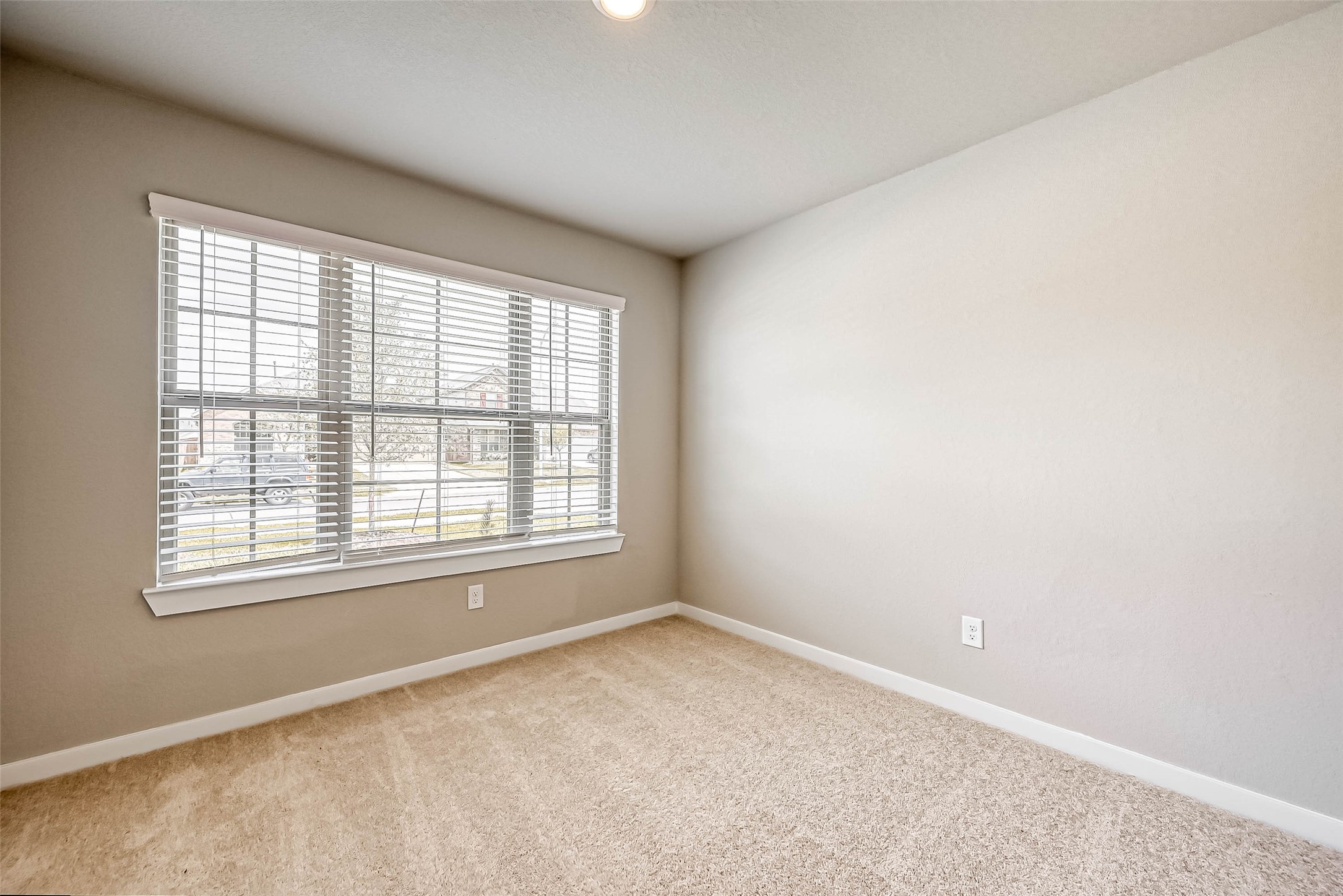 2611 Westward Hill Drive Property Photo 20