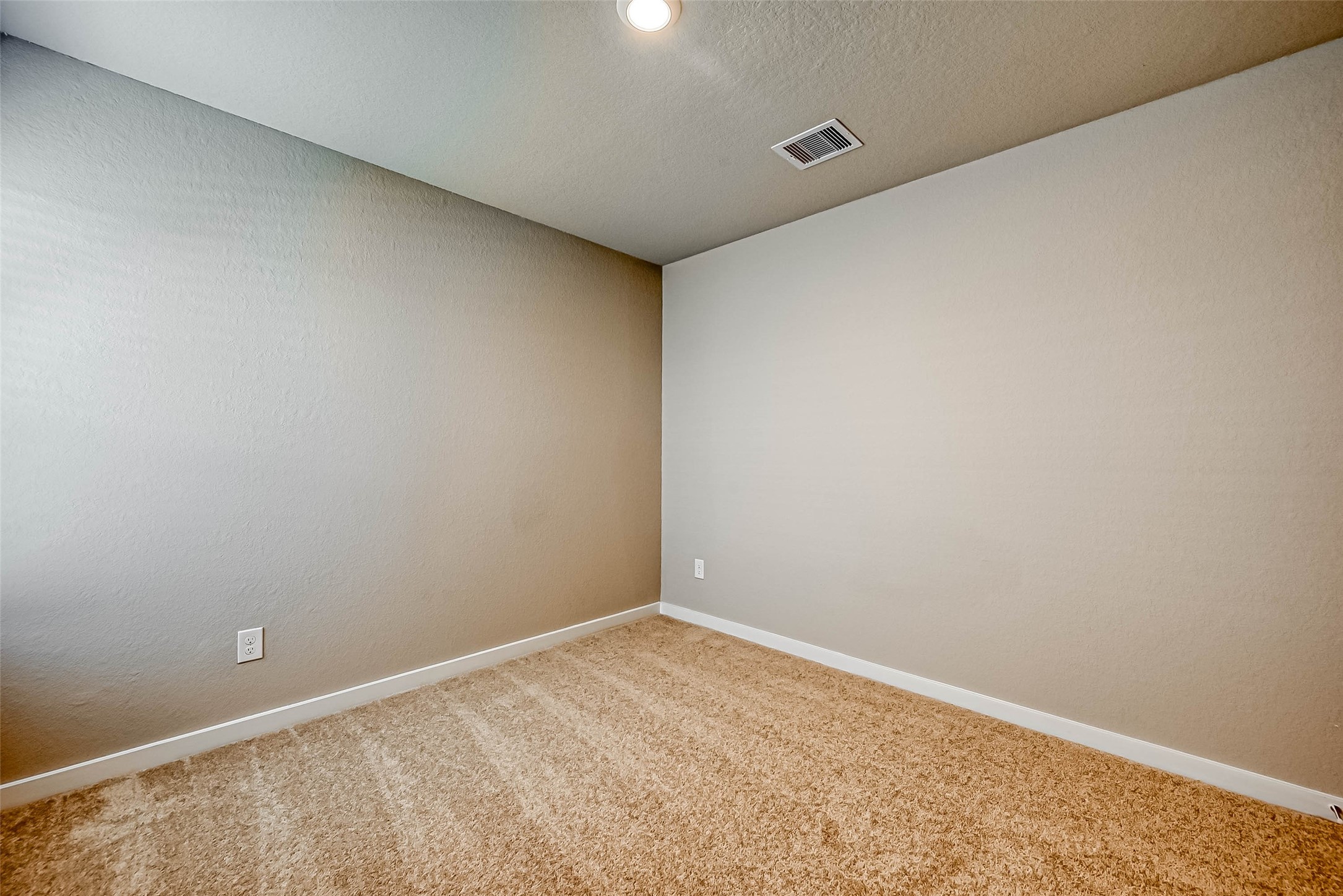 2611 Westward Hill Drive Property Photo 28
