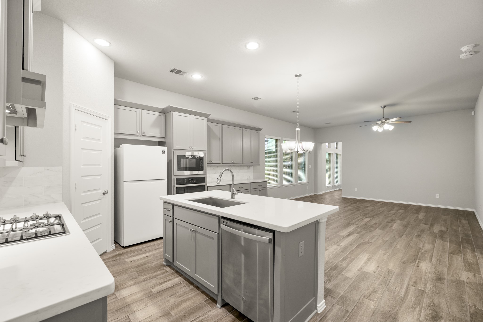 24938 Tidmor Lane Property Photo 9