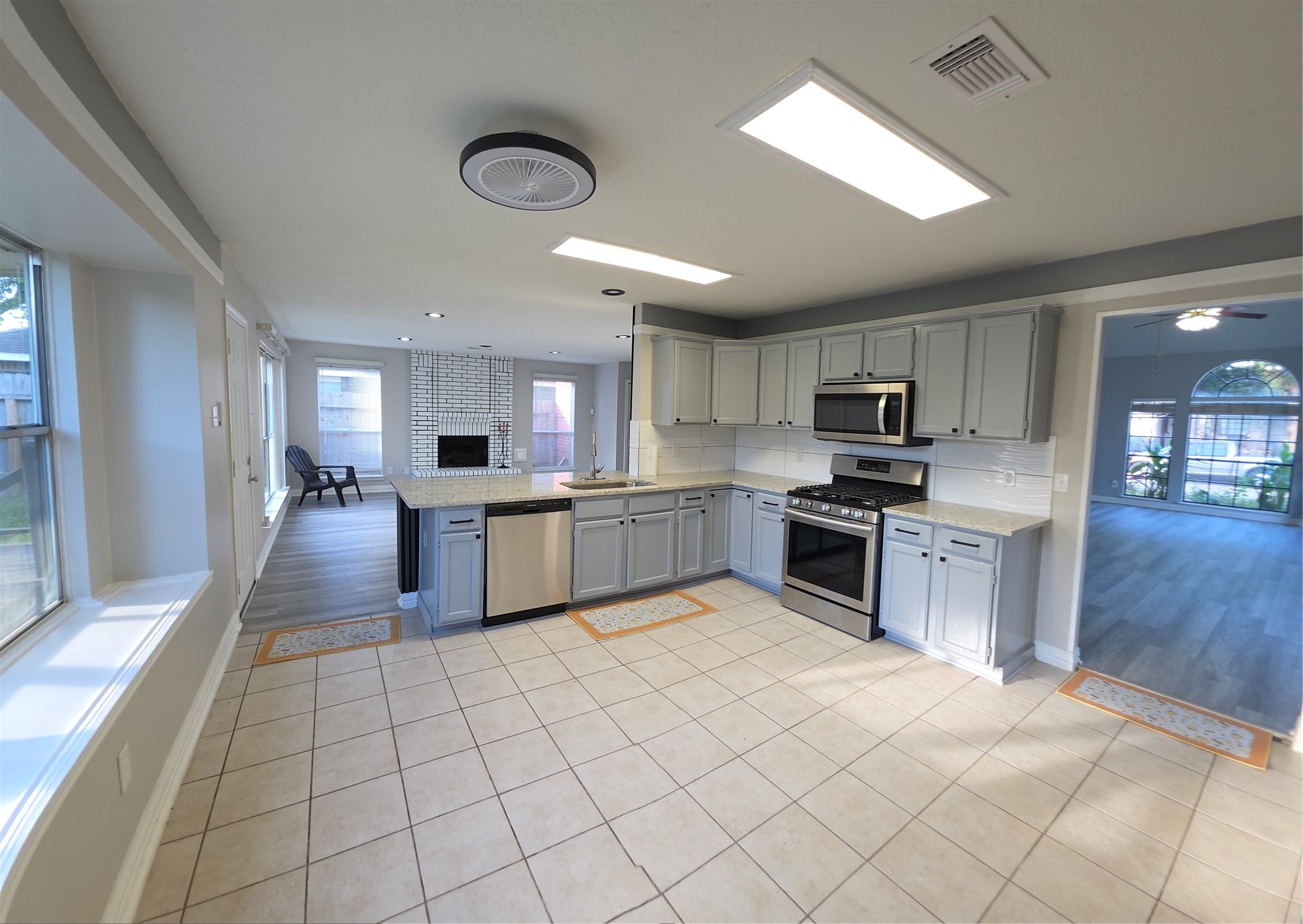 16403 Salinas Lane Property Photo 8