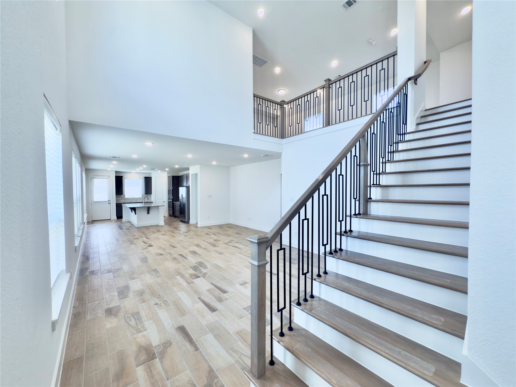 15206 Cortines Court Property Photo 3