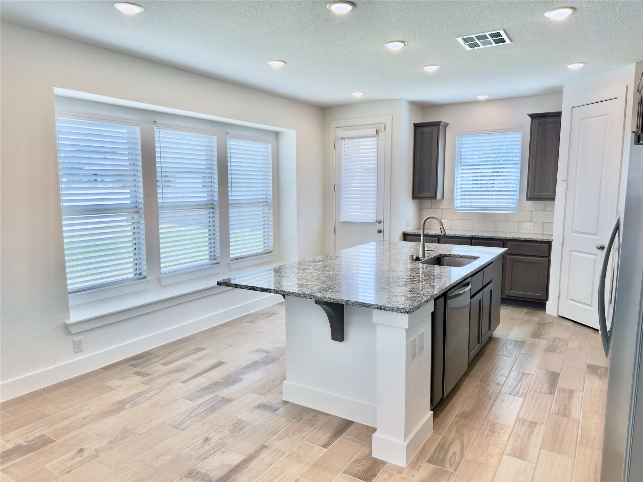 15206 Cortines Court Property Photo 5