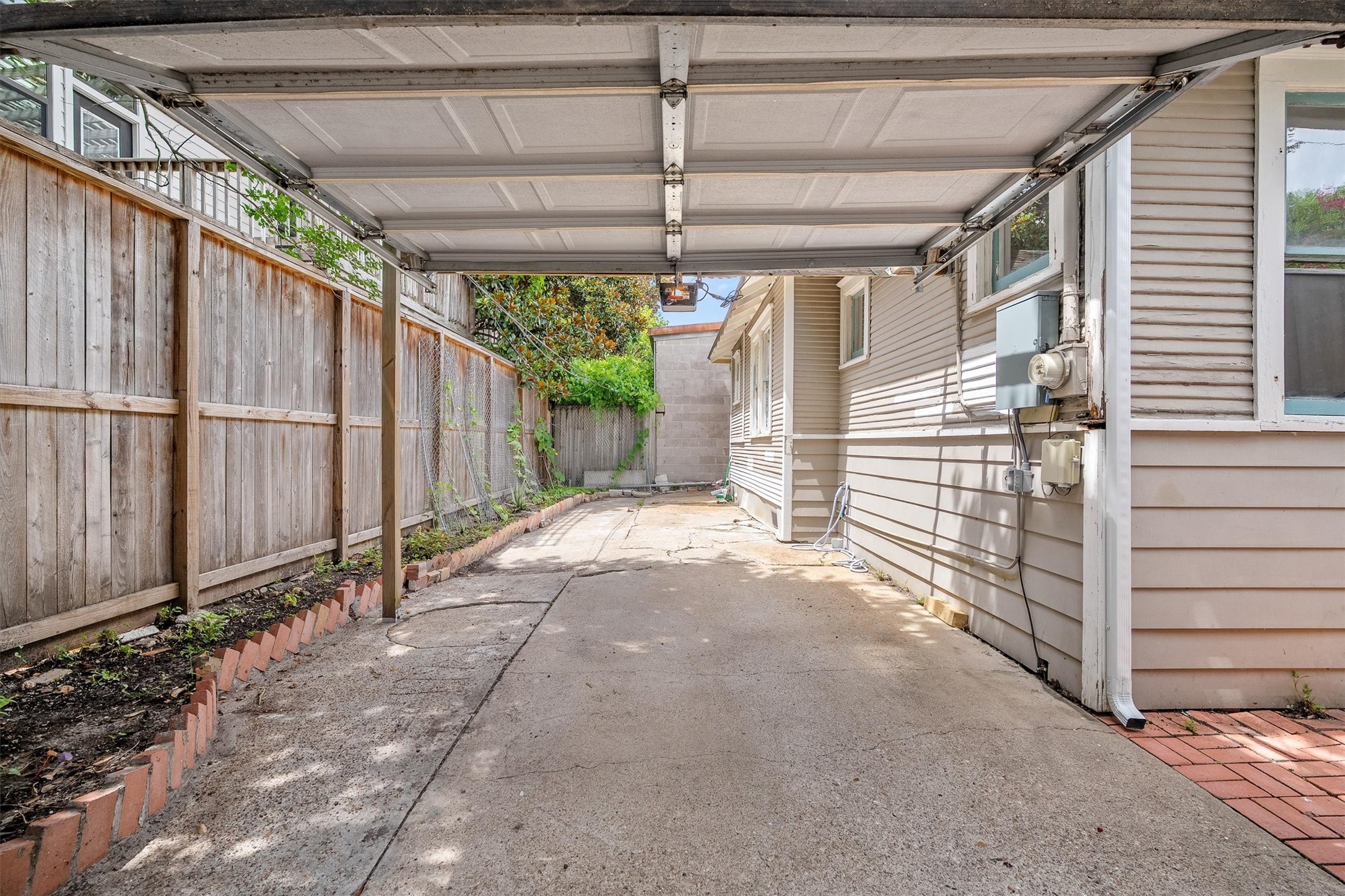 304 Bomar Street Property Photo 15