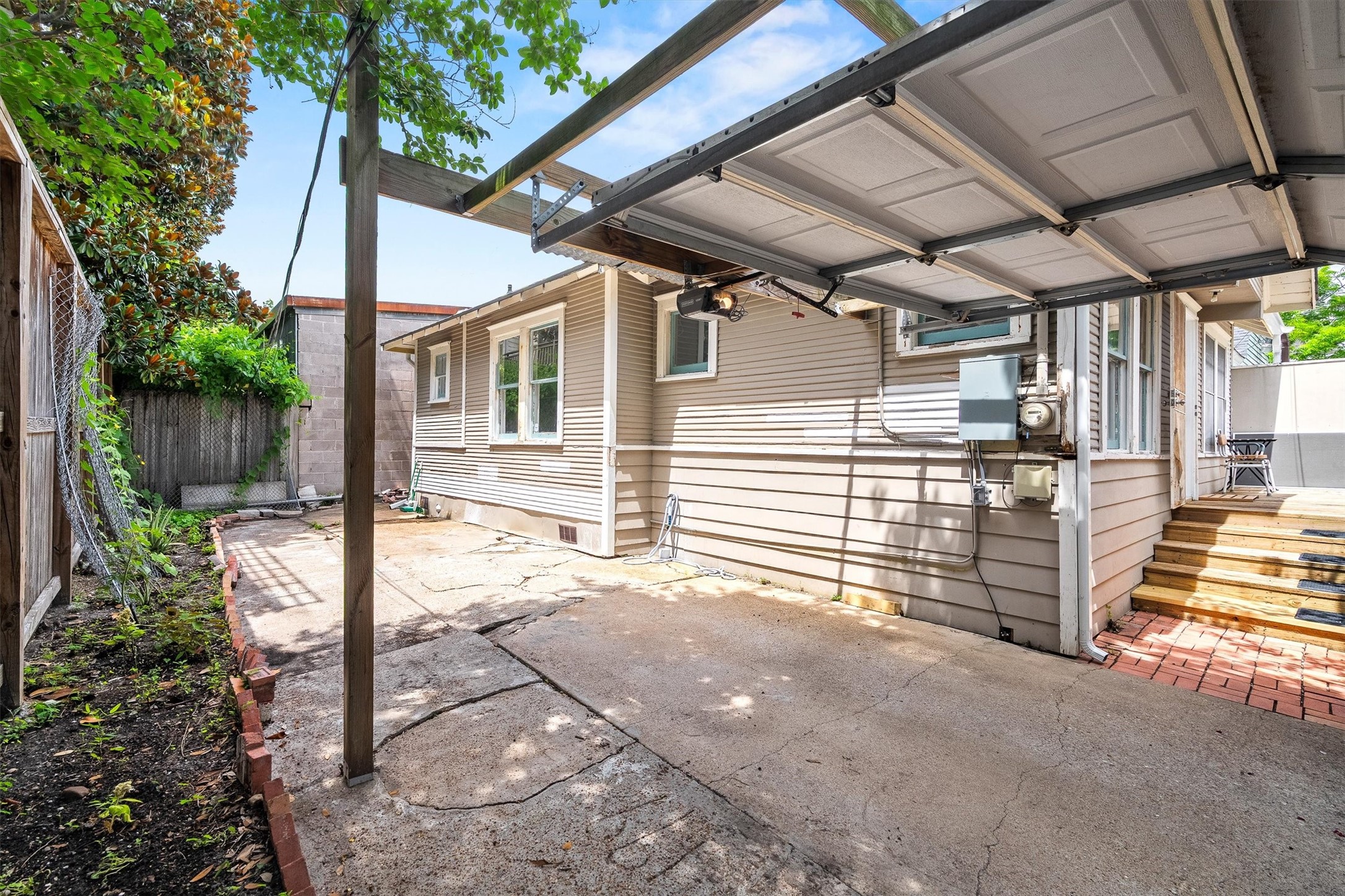 304 Bomar Street Property Photo 16