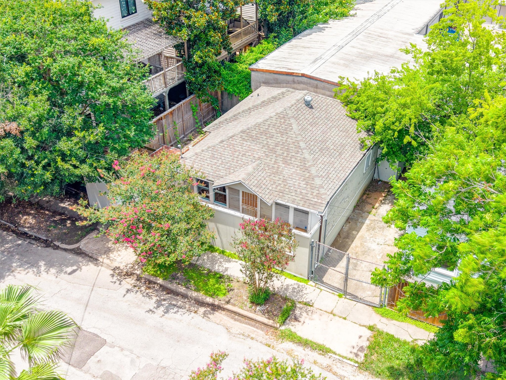 304 Bomar Street Property Photo 18