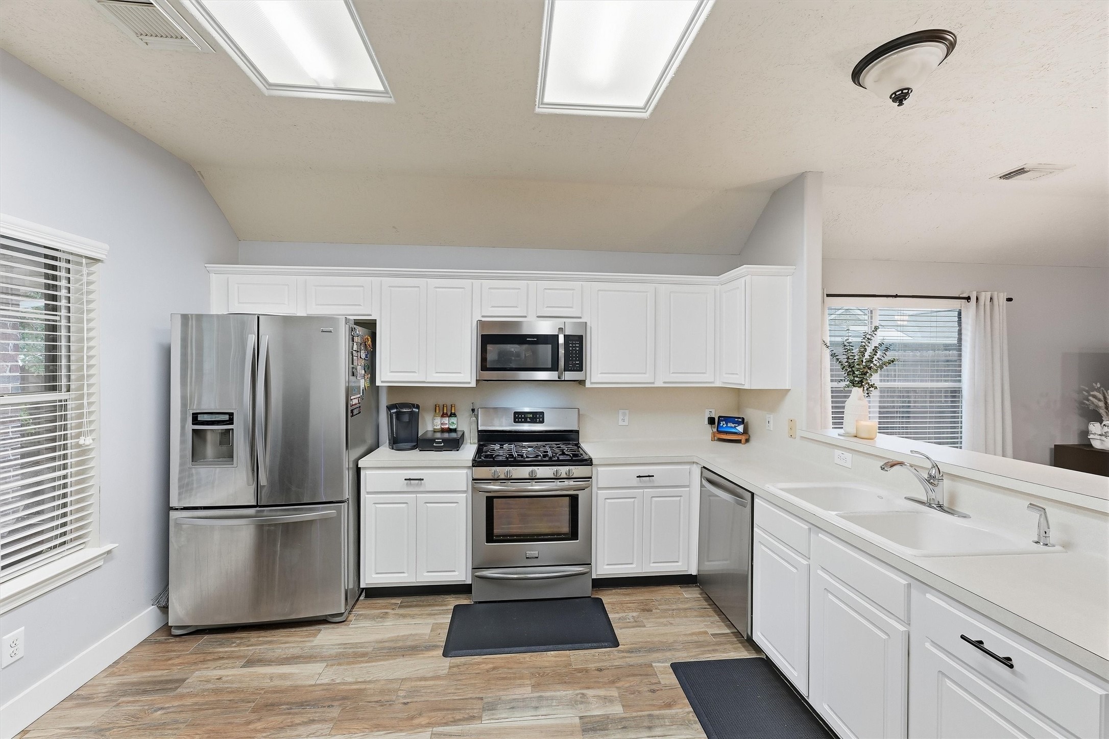 7122 Rose Village Drive Property Photo 8