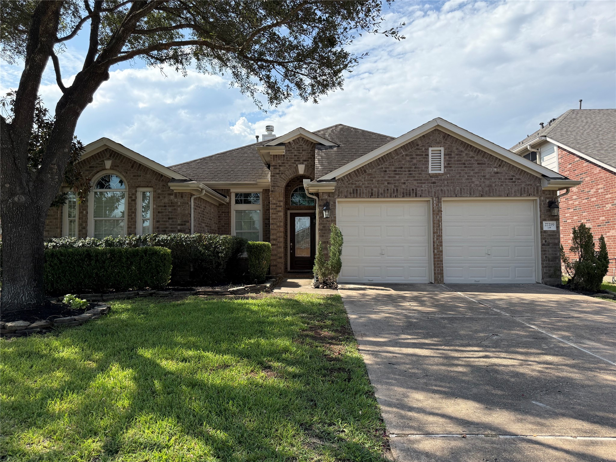27219 Camden Glen Lane Property Photo 1