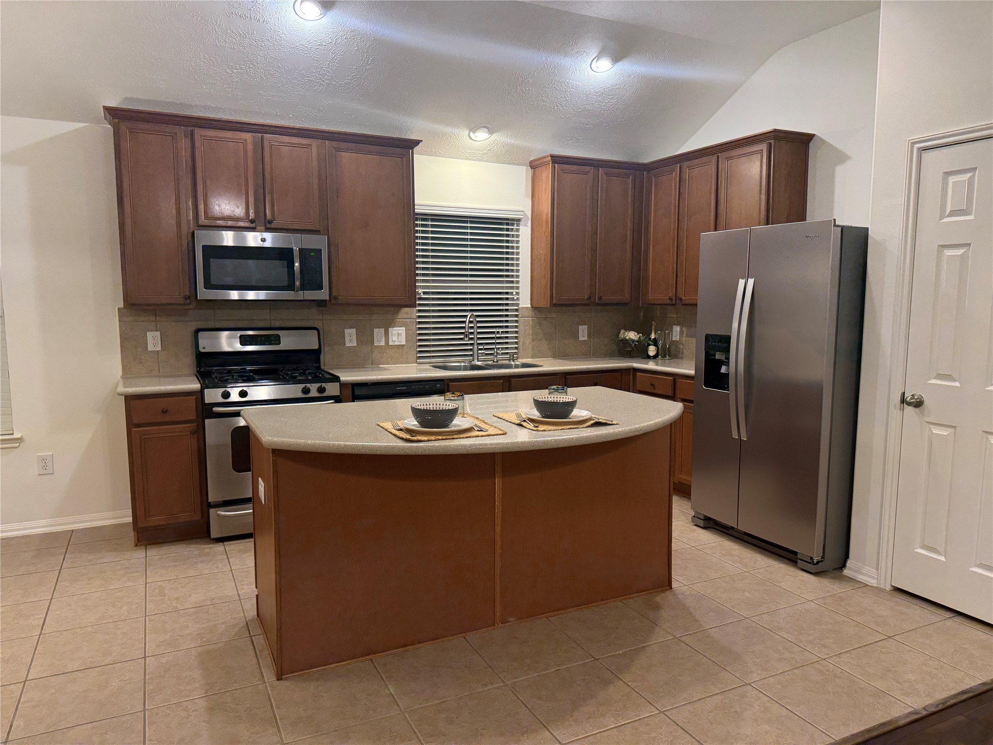 27219 Camden Glen Lane Property Photo 4