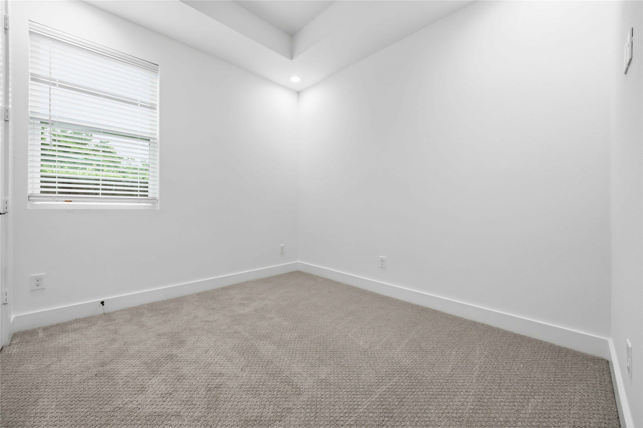 6627 Katarani Drive Property Photo 5