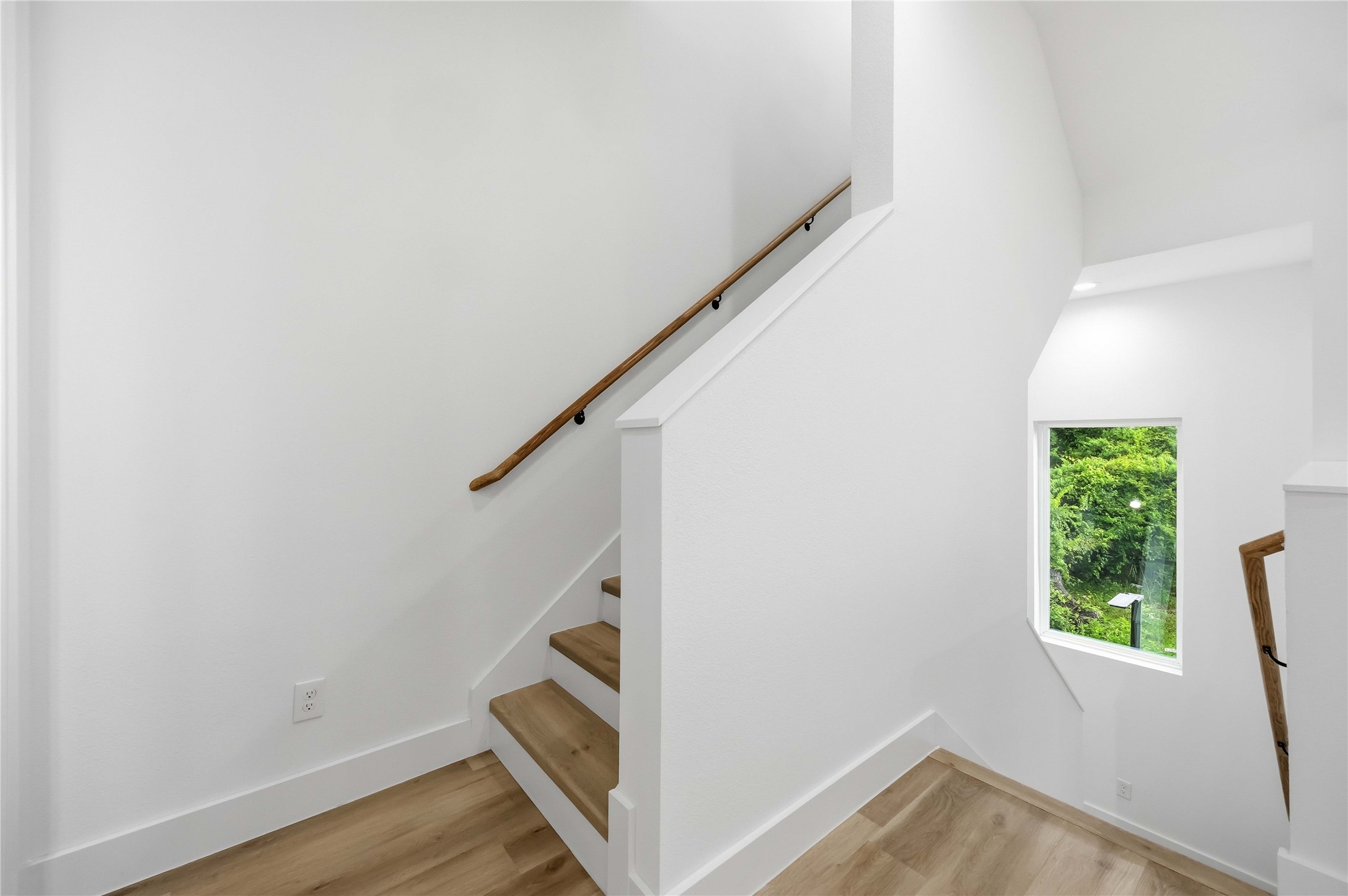 6627 Katarani Drive Property Photo 9