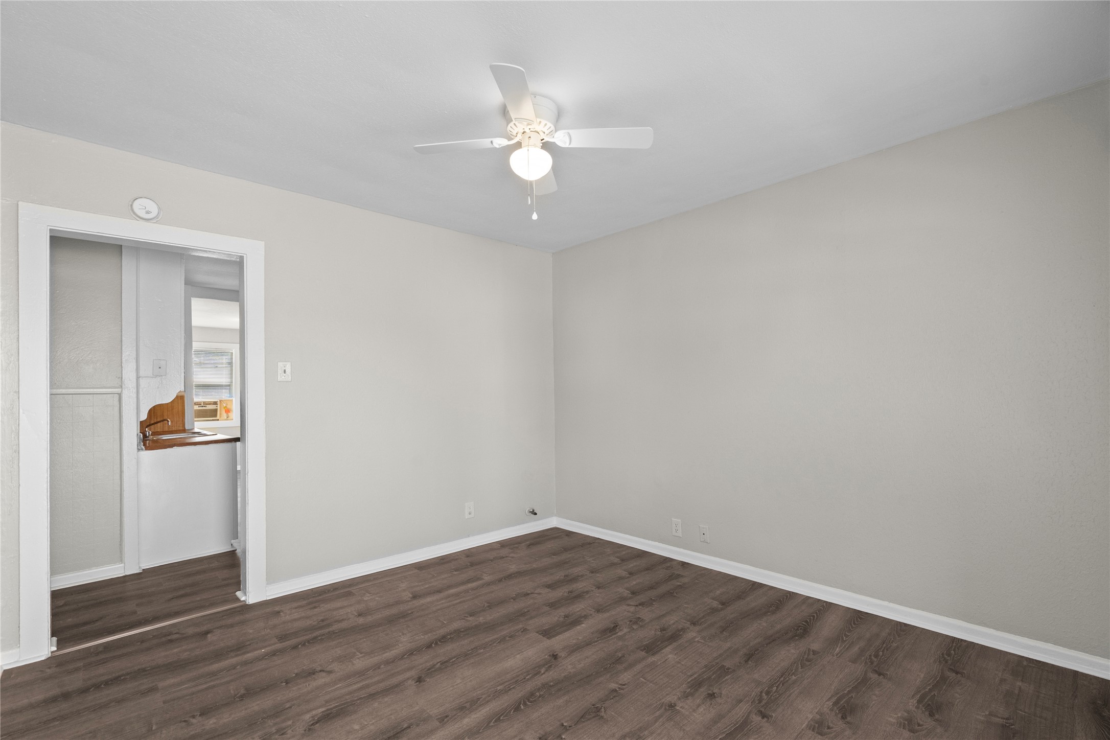 915 4th Avenue N Property Photo 3
