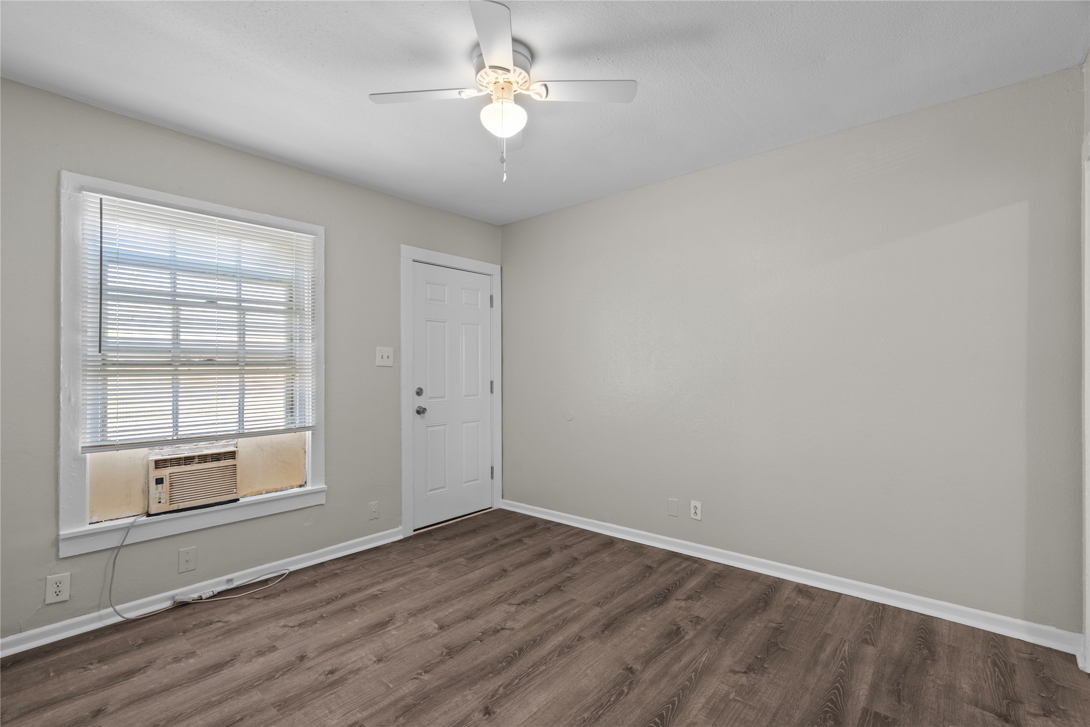 915 4th Avenue N Property Photo 4