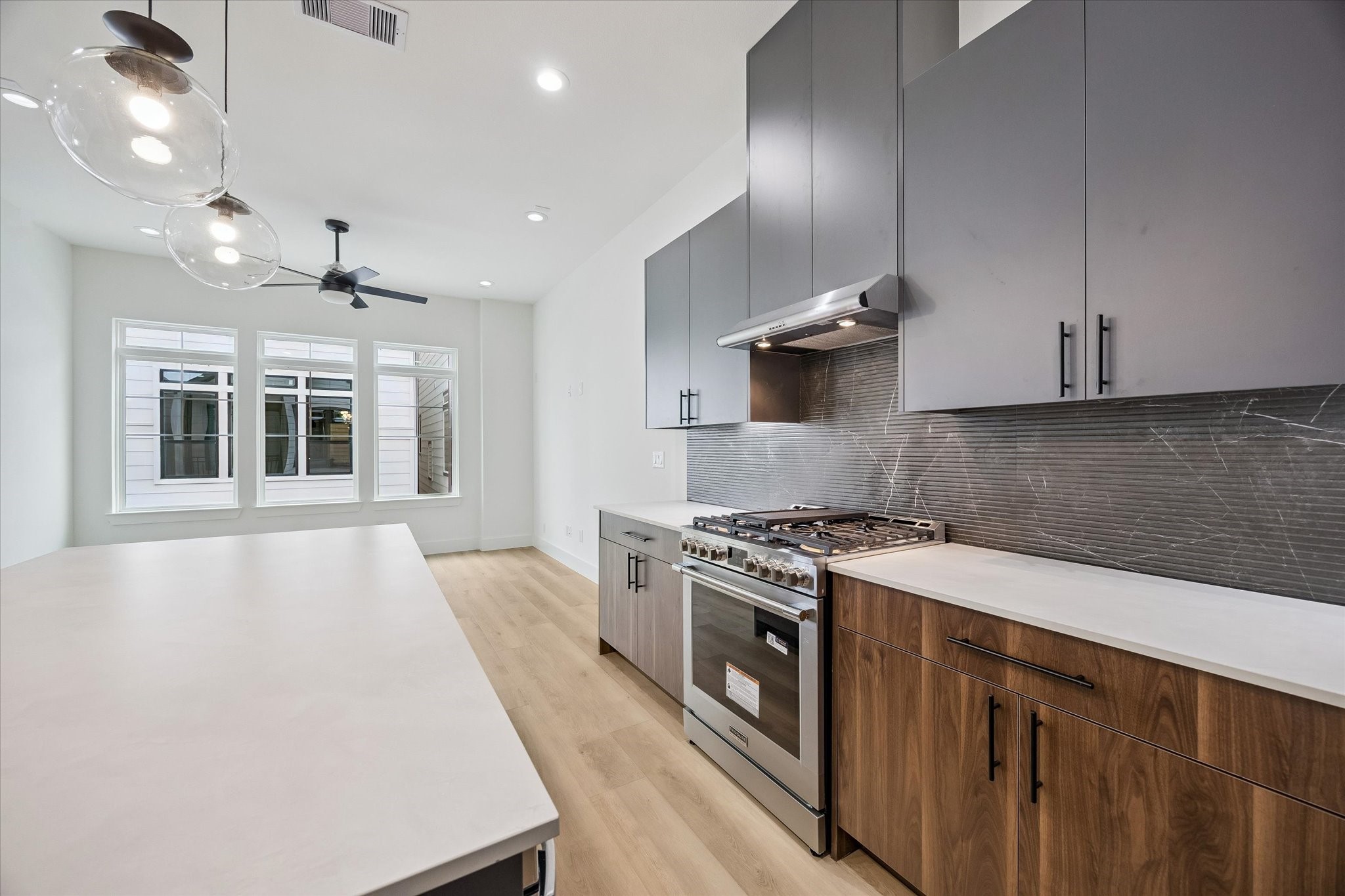 738 Curtin Street Property Photo 14
