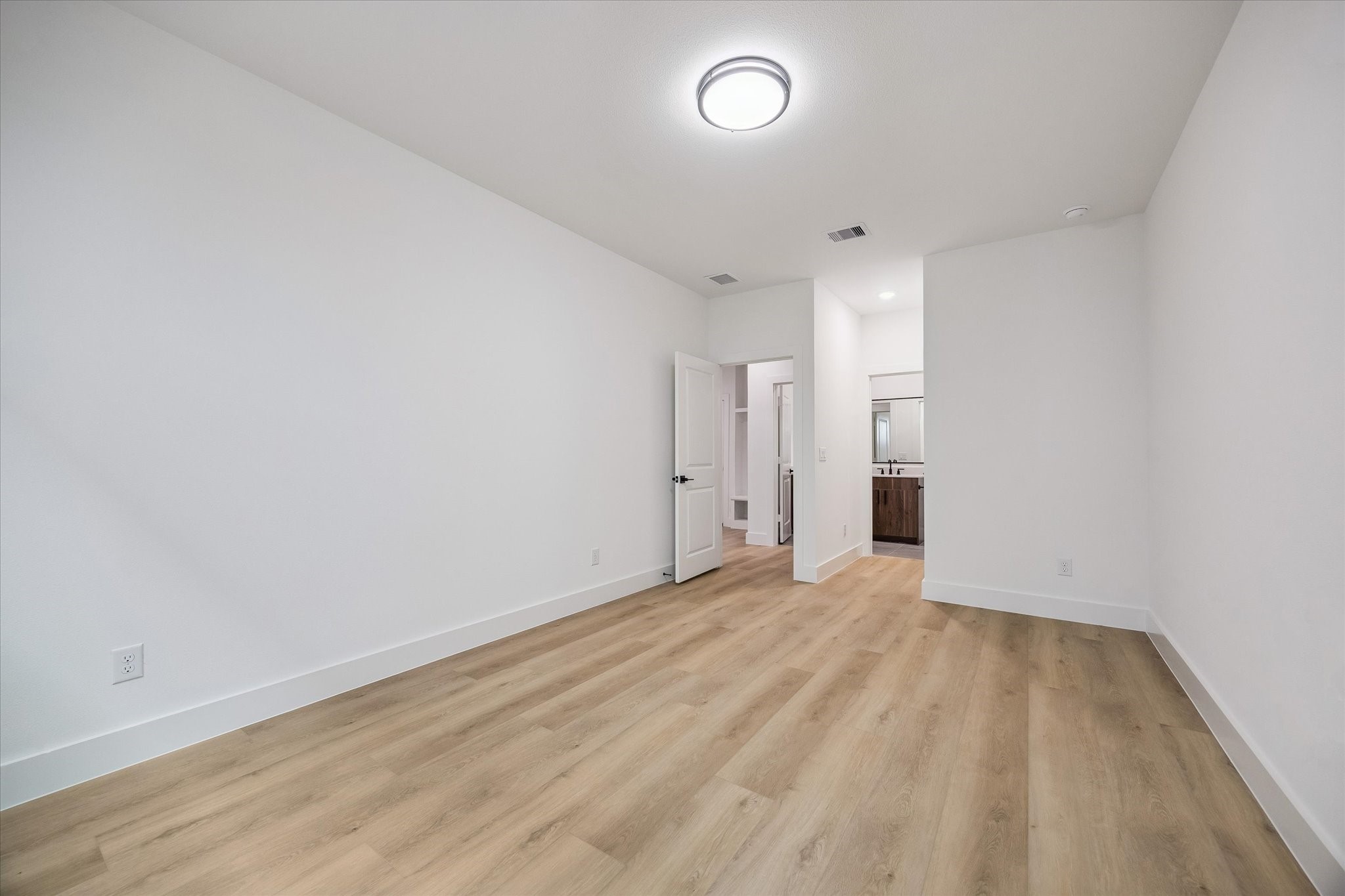 738 Curtin Street Property Photo 19