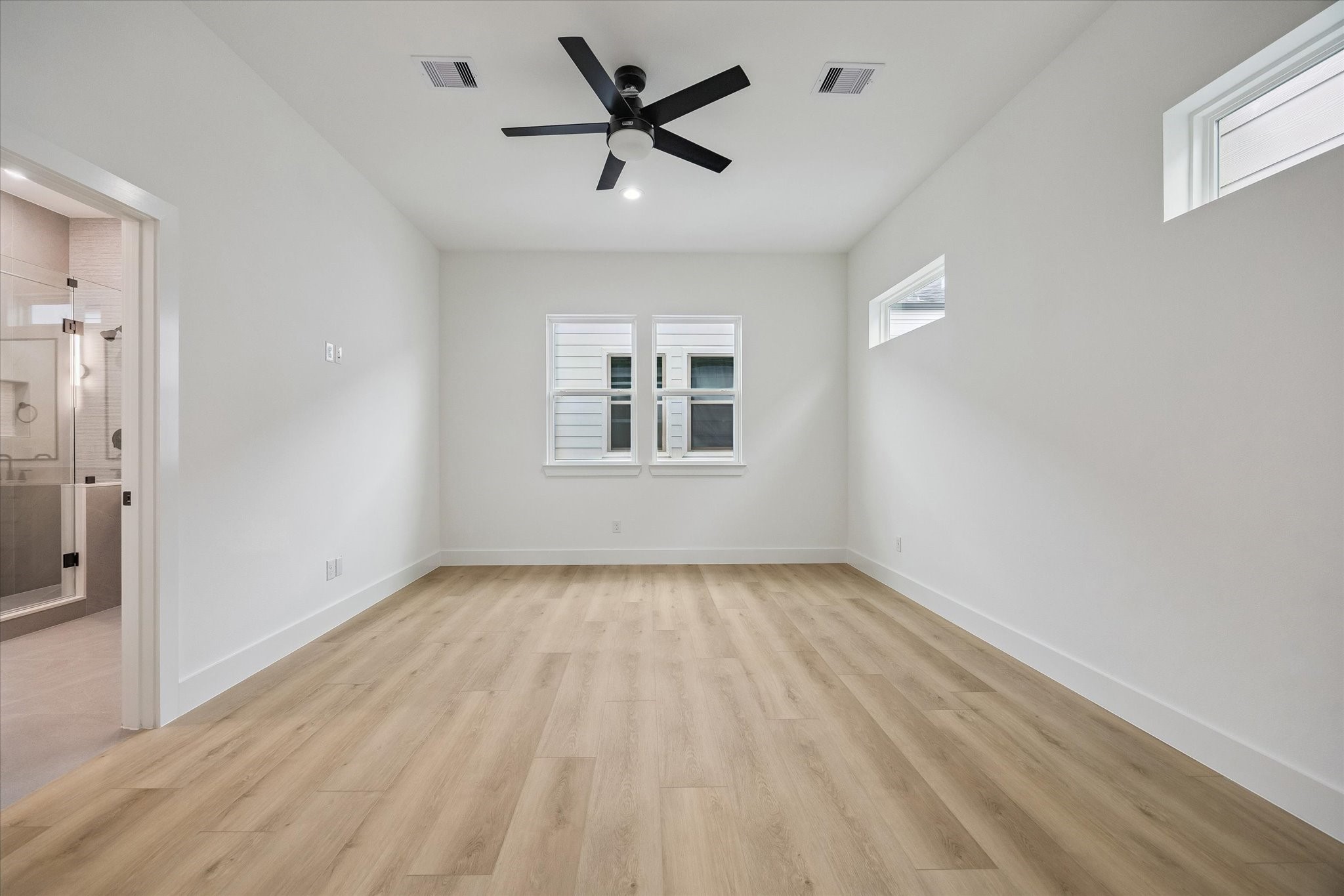 738 Curtin Street Property Photo 22